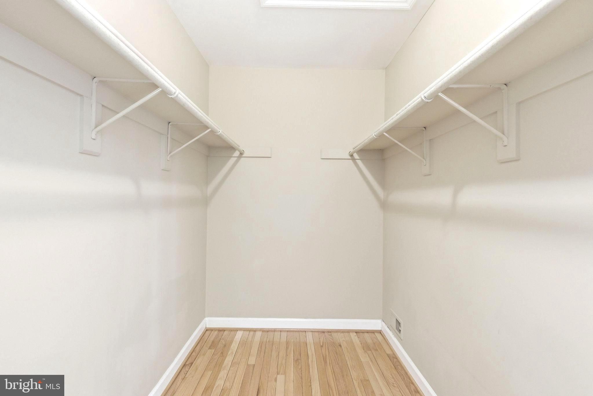 LIFESTYLE AT SULLY STATION - Residential