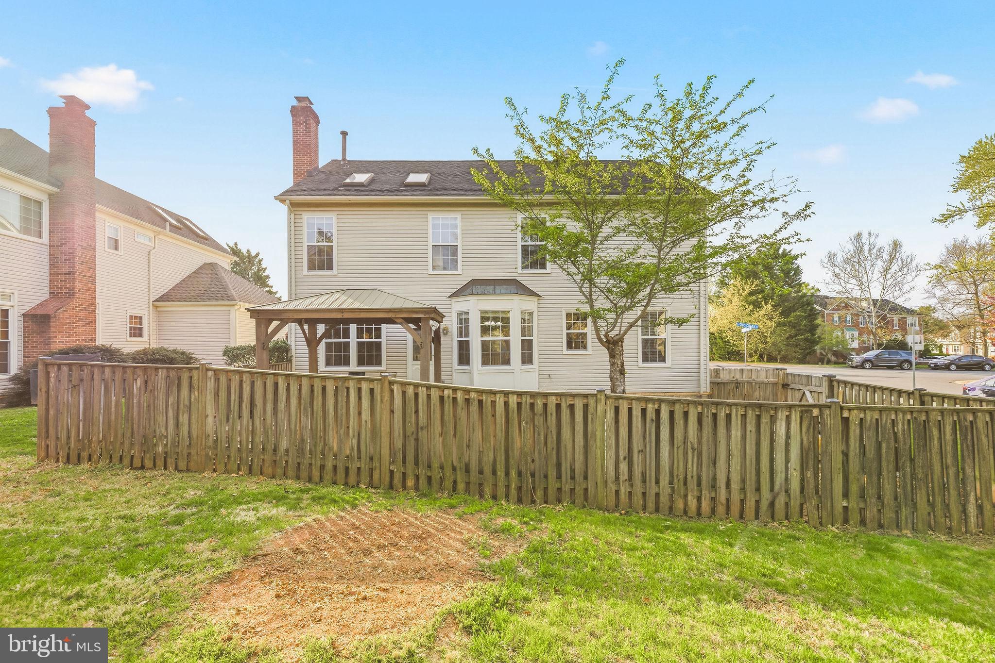 LIFESTYLE AT SULLY STATION - Residential