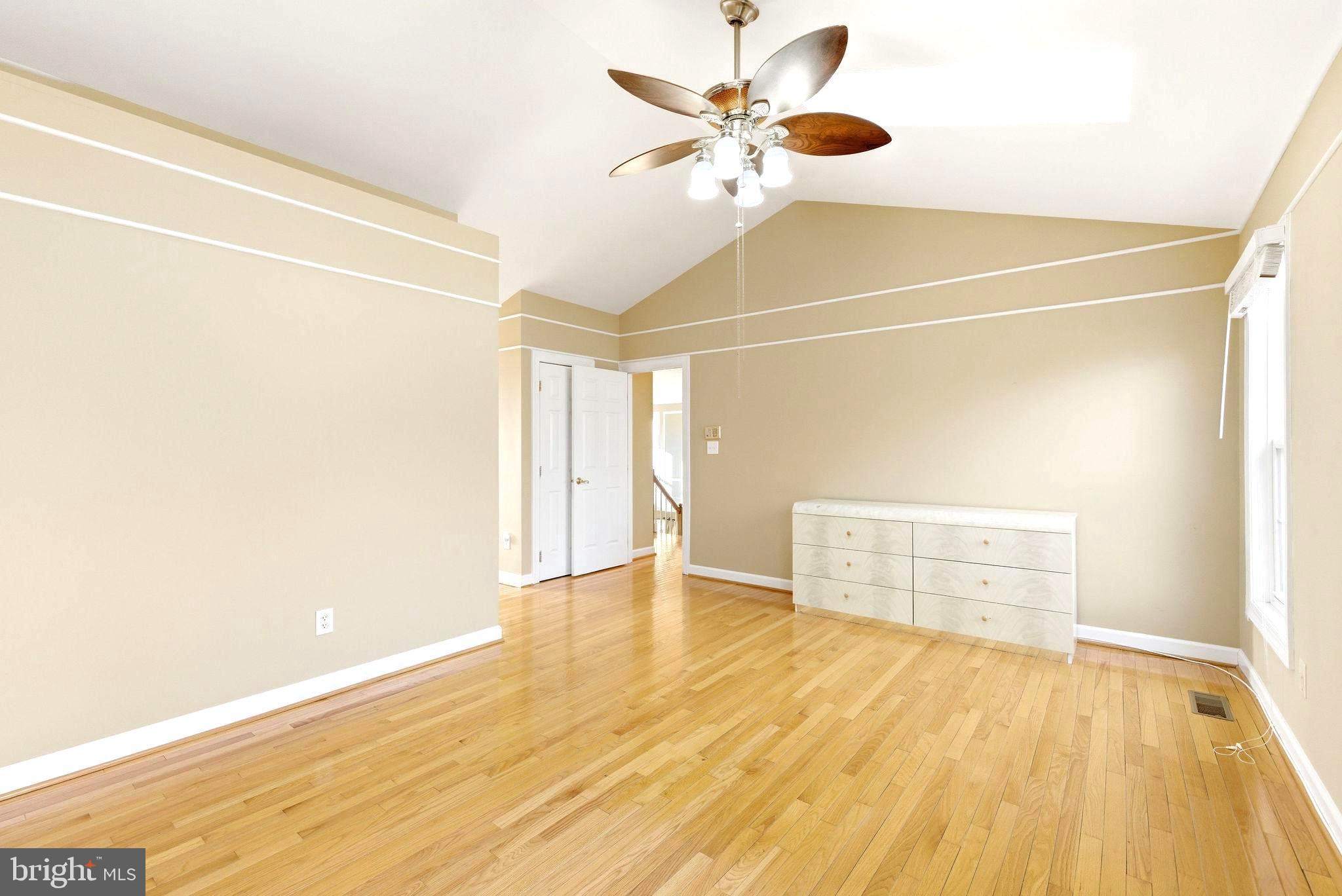 LIFESTYLE AT SULLY STATION - Residential