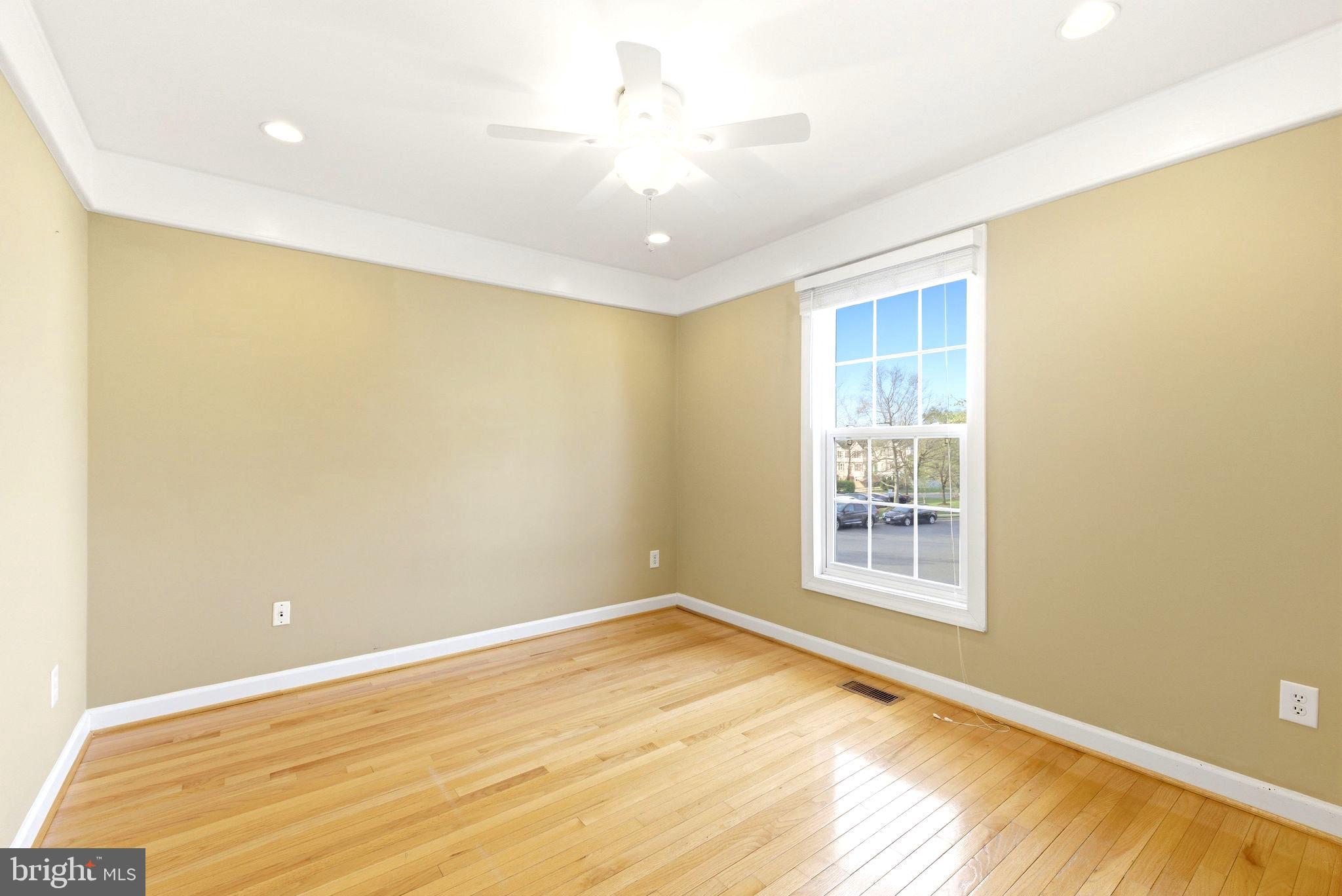 LIFESTYLE AT SULLY STATION - Residential