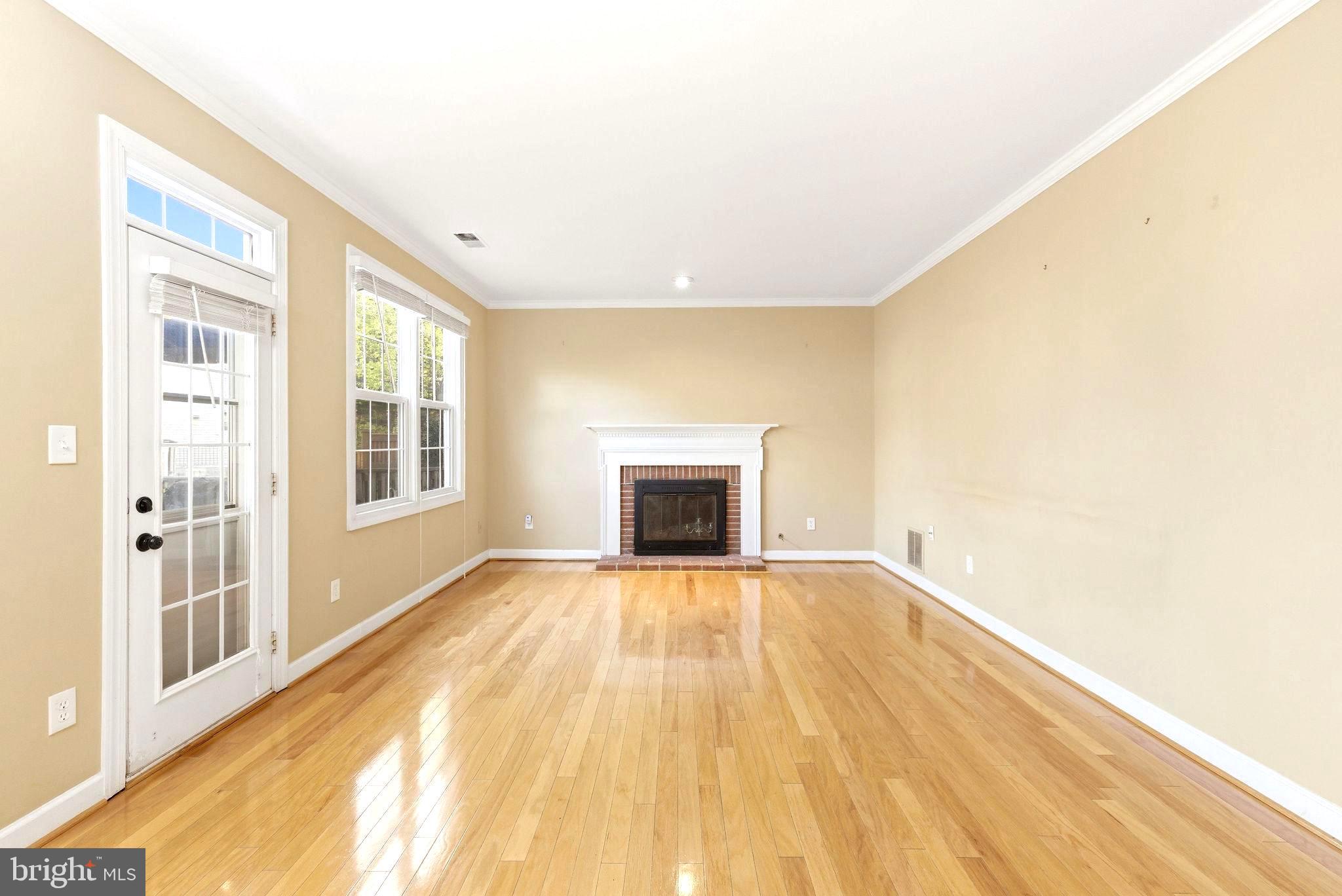 LIFESTYLE AT SULLY STATION - Residential