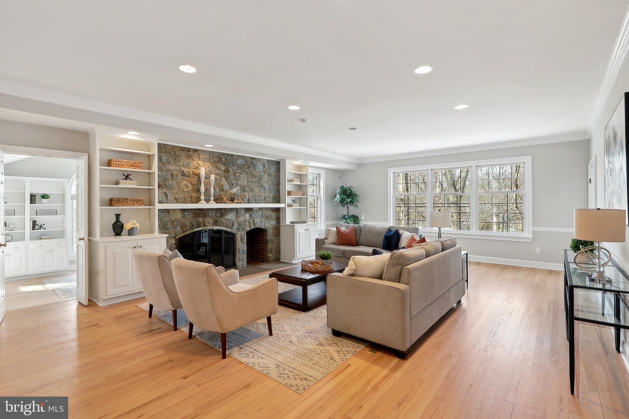 RIVER FALLS - Residential