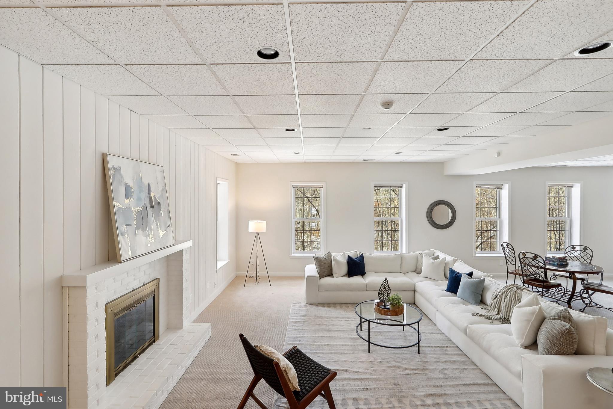 RIVER FALLS - Residential