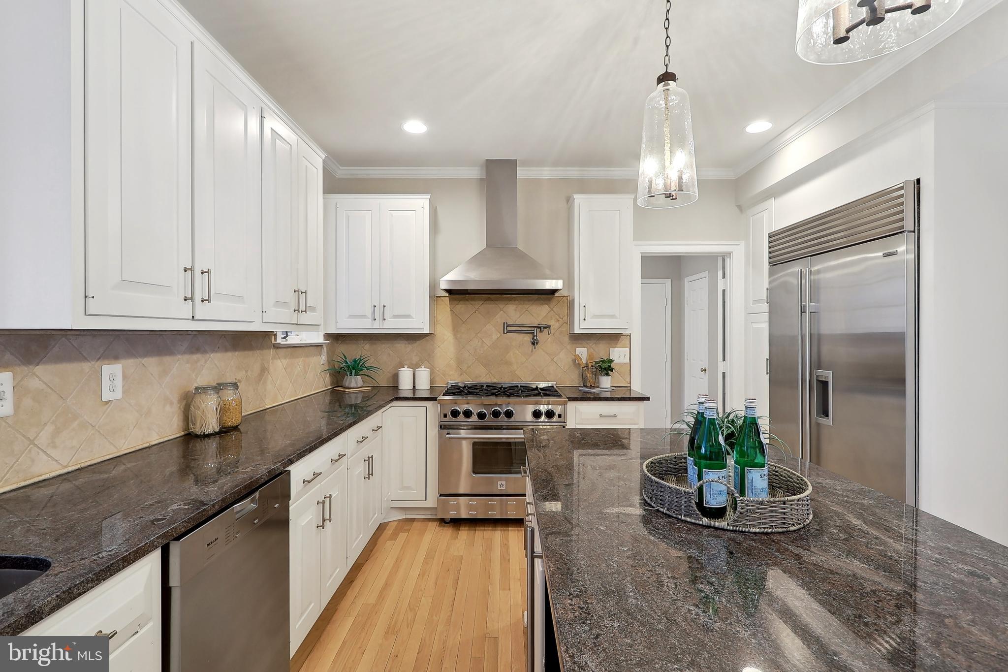 RIVER FALLS - Residential