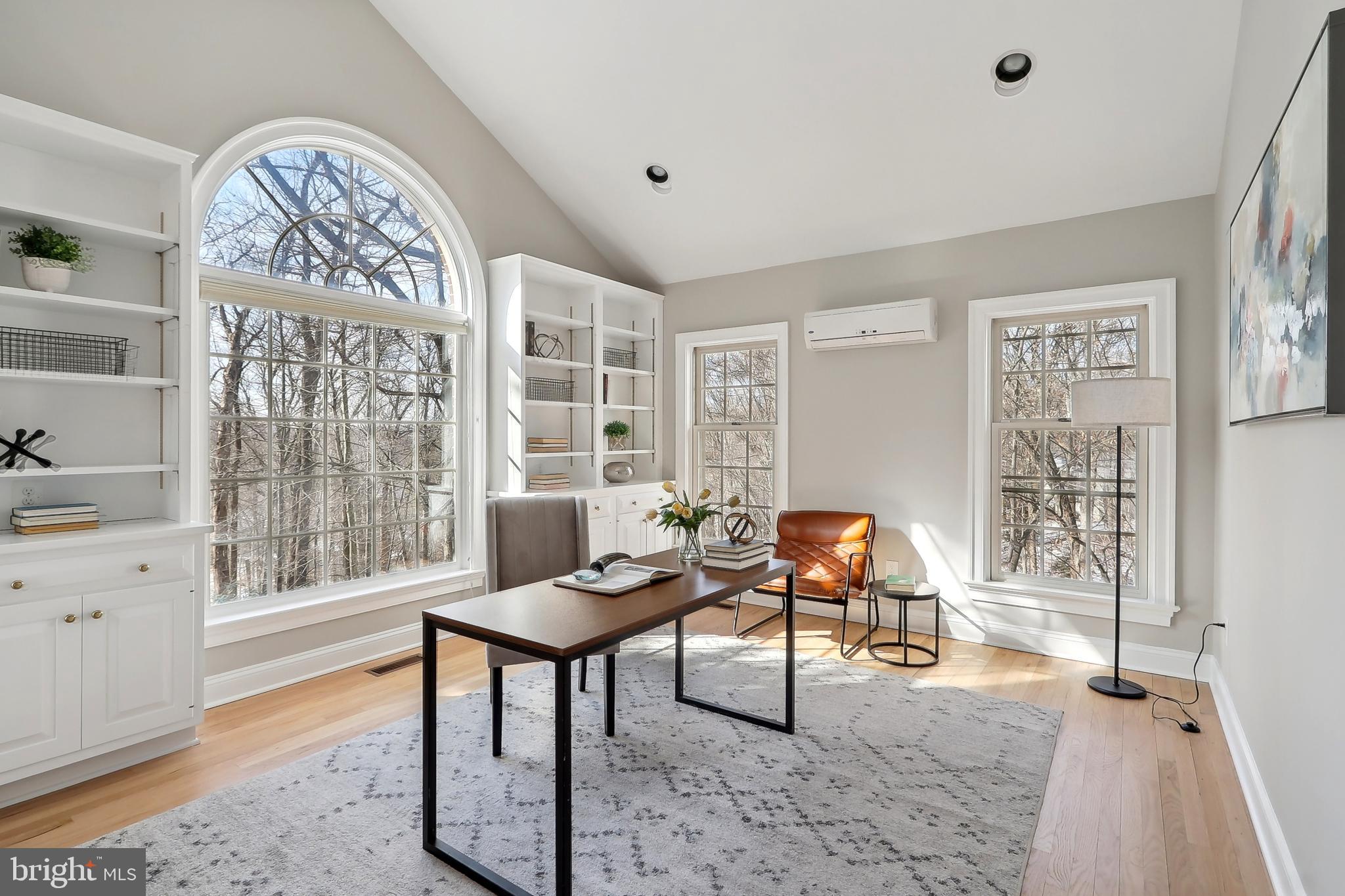 RIVER FALLS - Residential