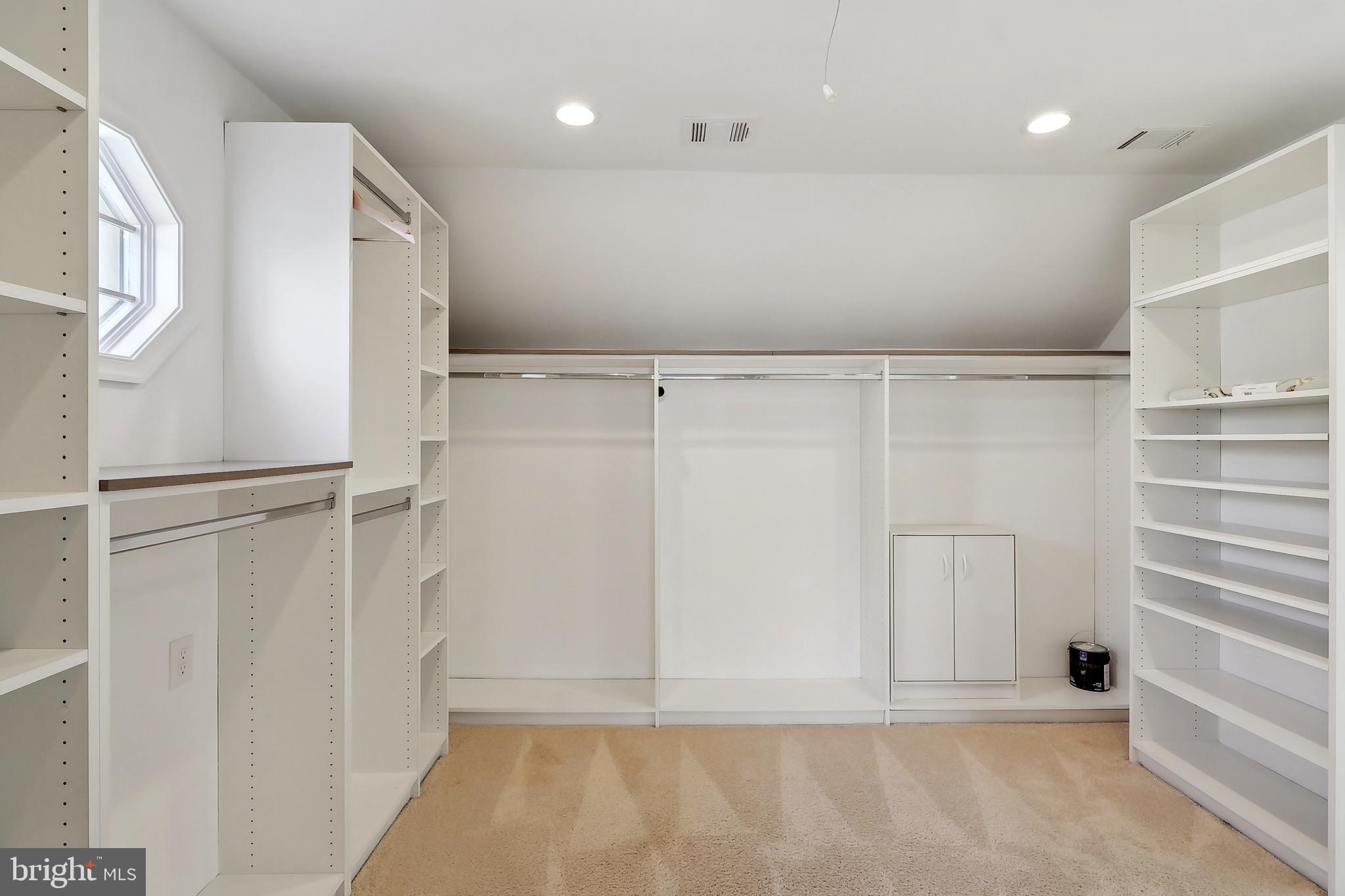 RIVER FALLS - Residential