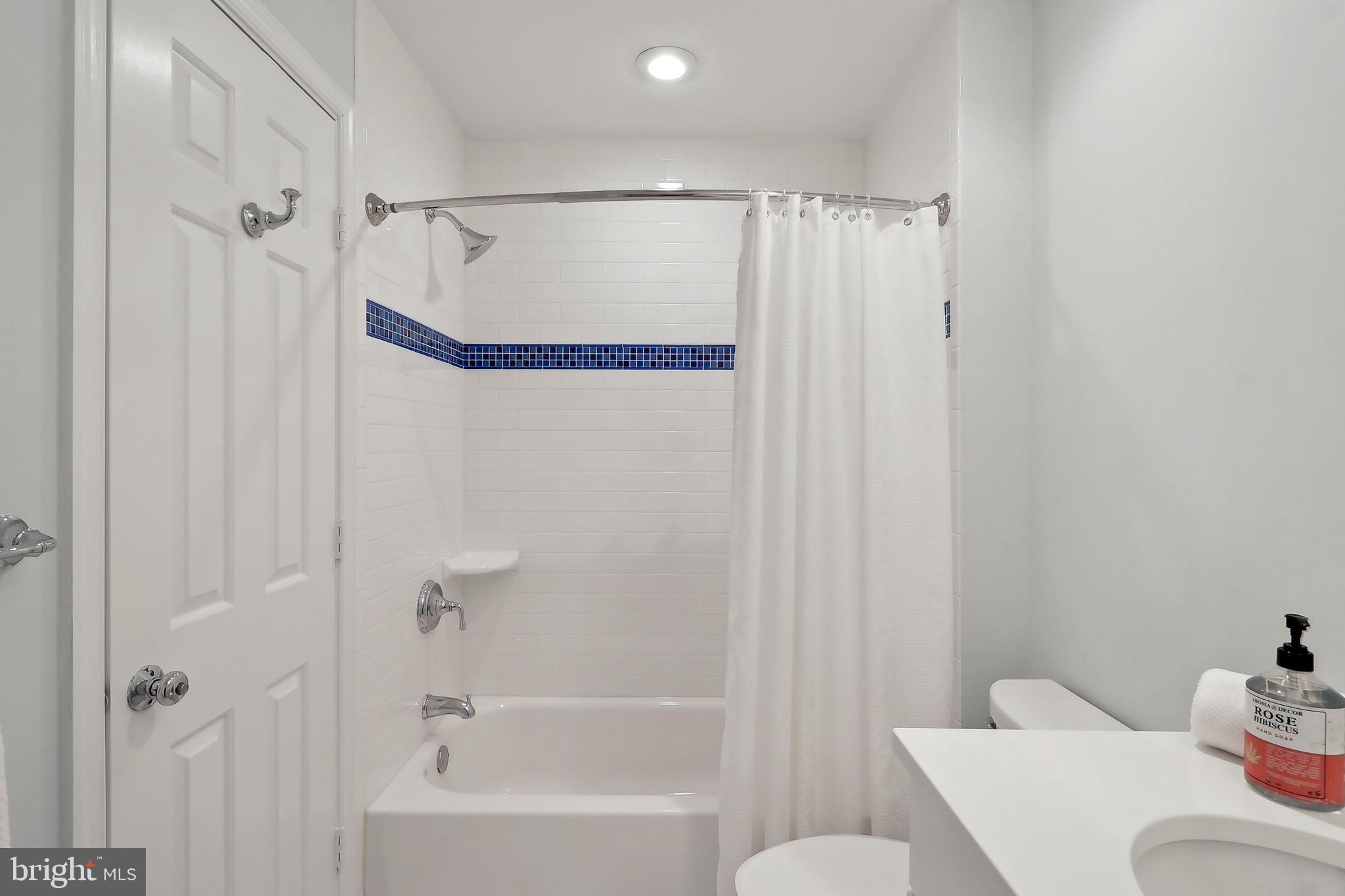 RIVER FALLS - Residential