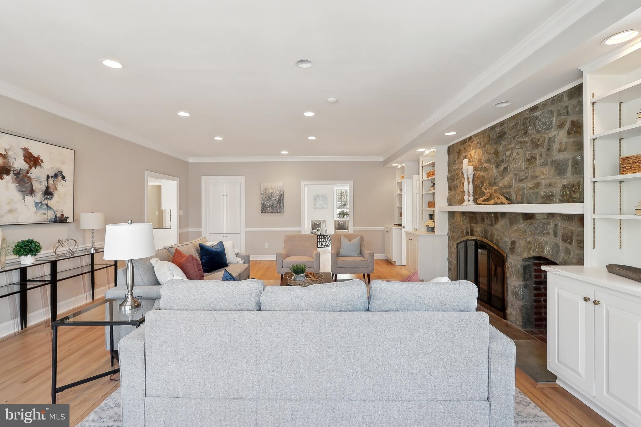 RIVER FALLS - Residential