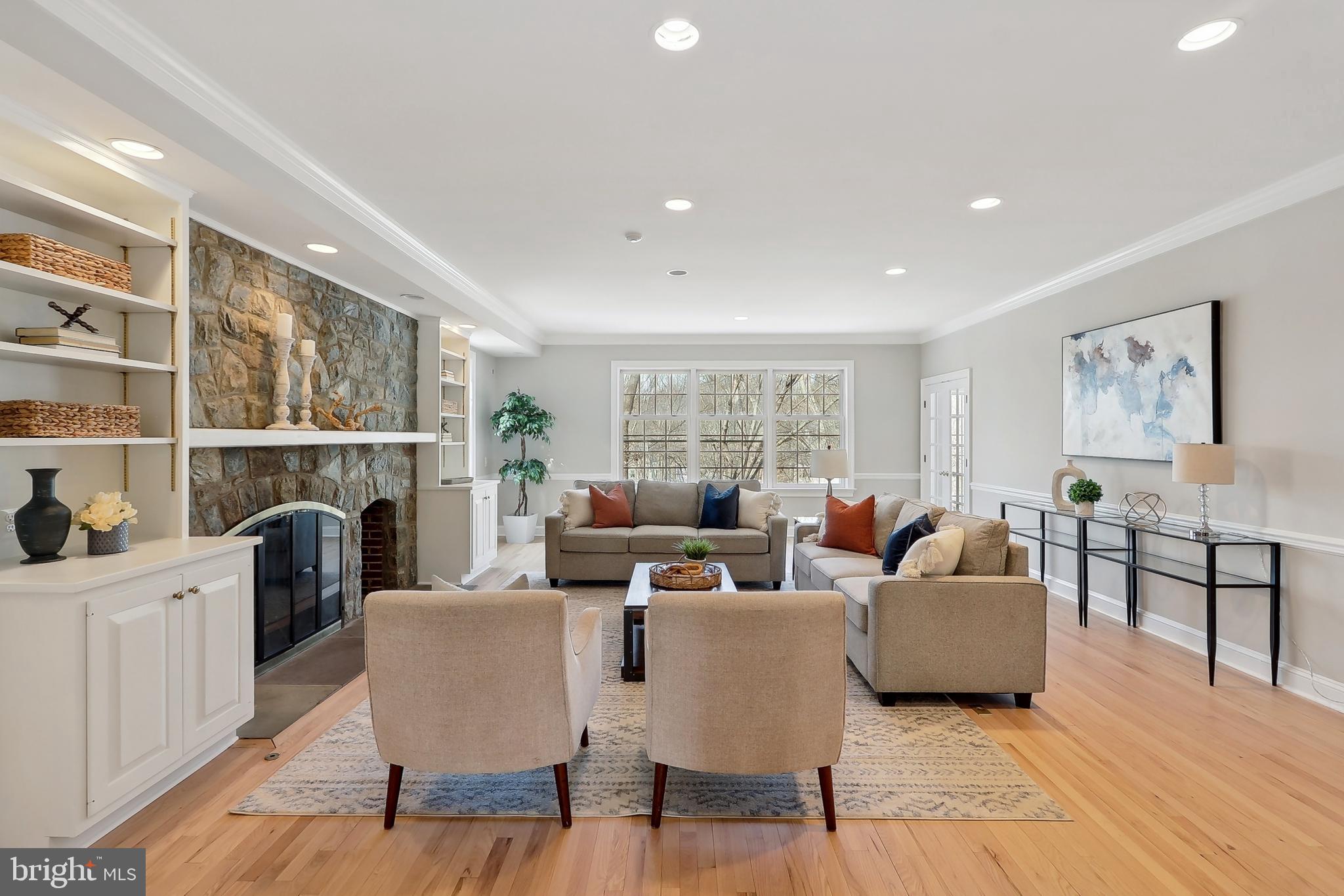 RIVER FALLS - Residential