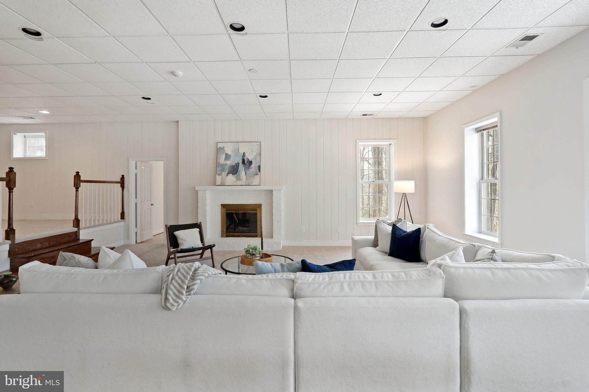 RIVER FALLS - Residential