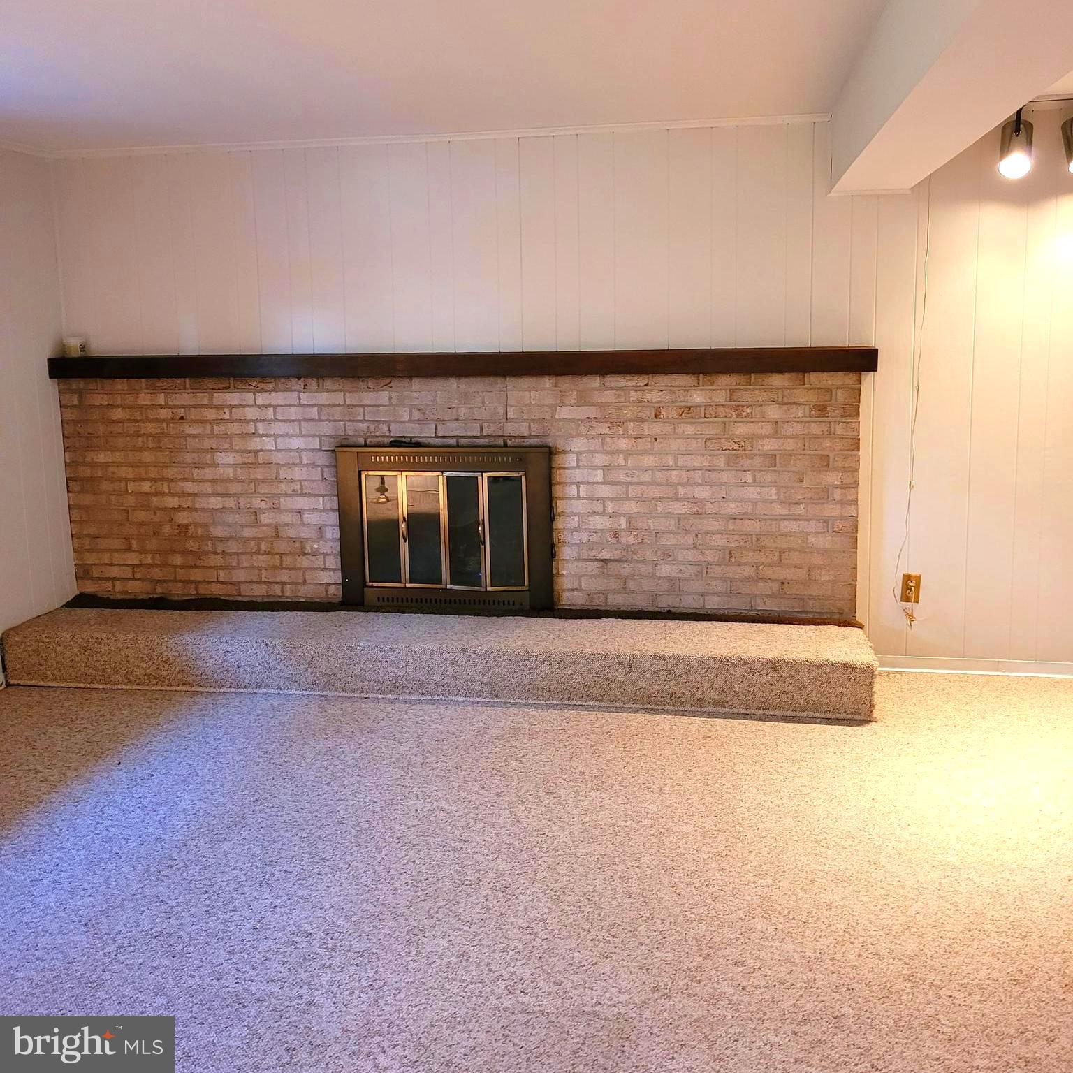 OAKLAND MILLS - Residential