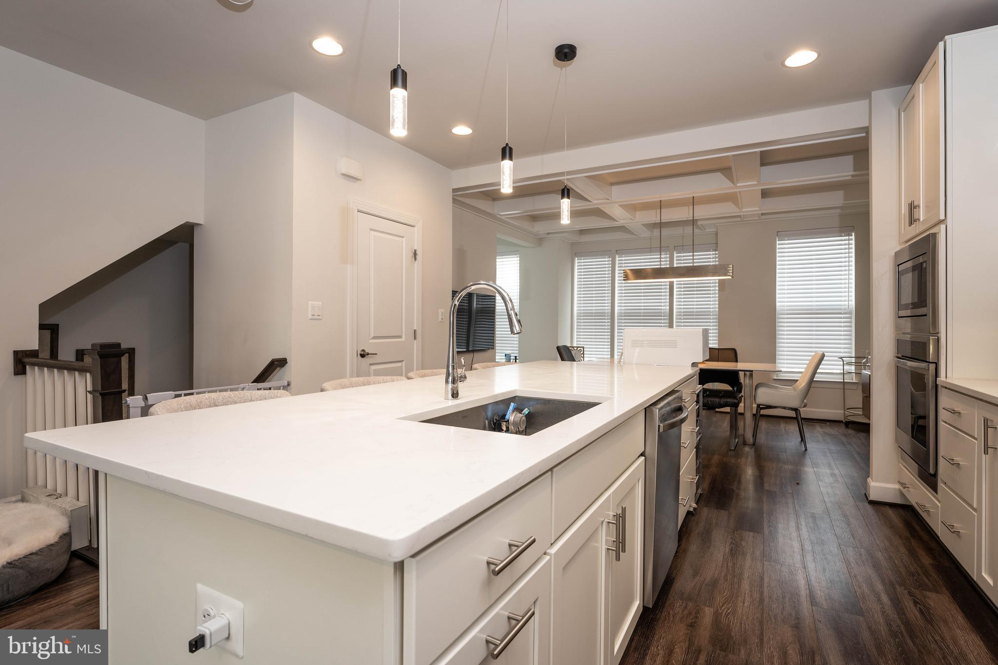 THE RETREAT AT WESTFIELDS - Residential