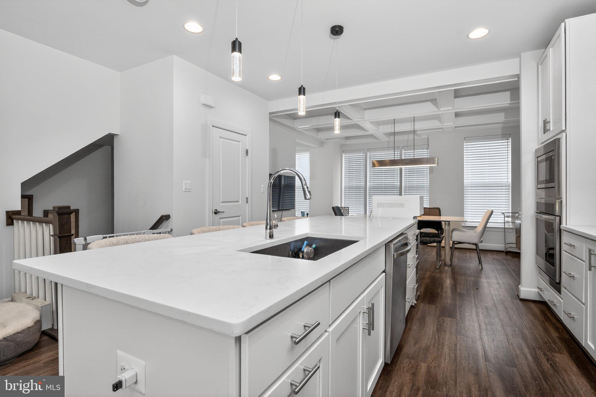 5207 RIDGEVIEW RETREAT DRIVE