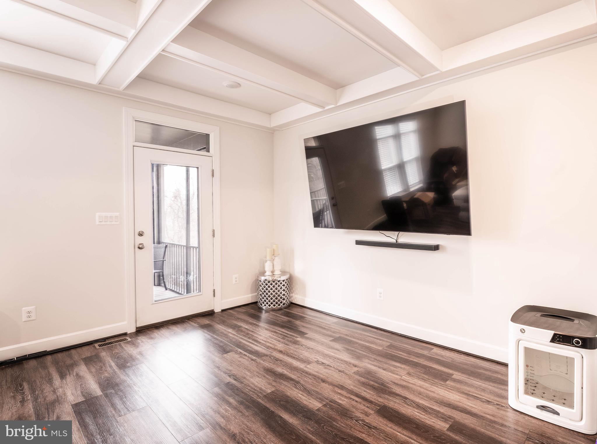 THE RETREAT AT WESTFIELDS - Residential