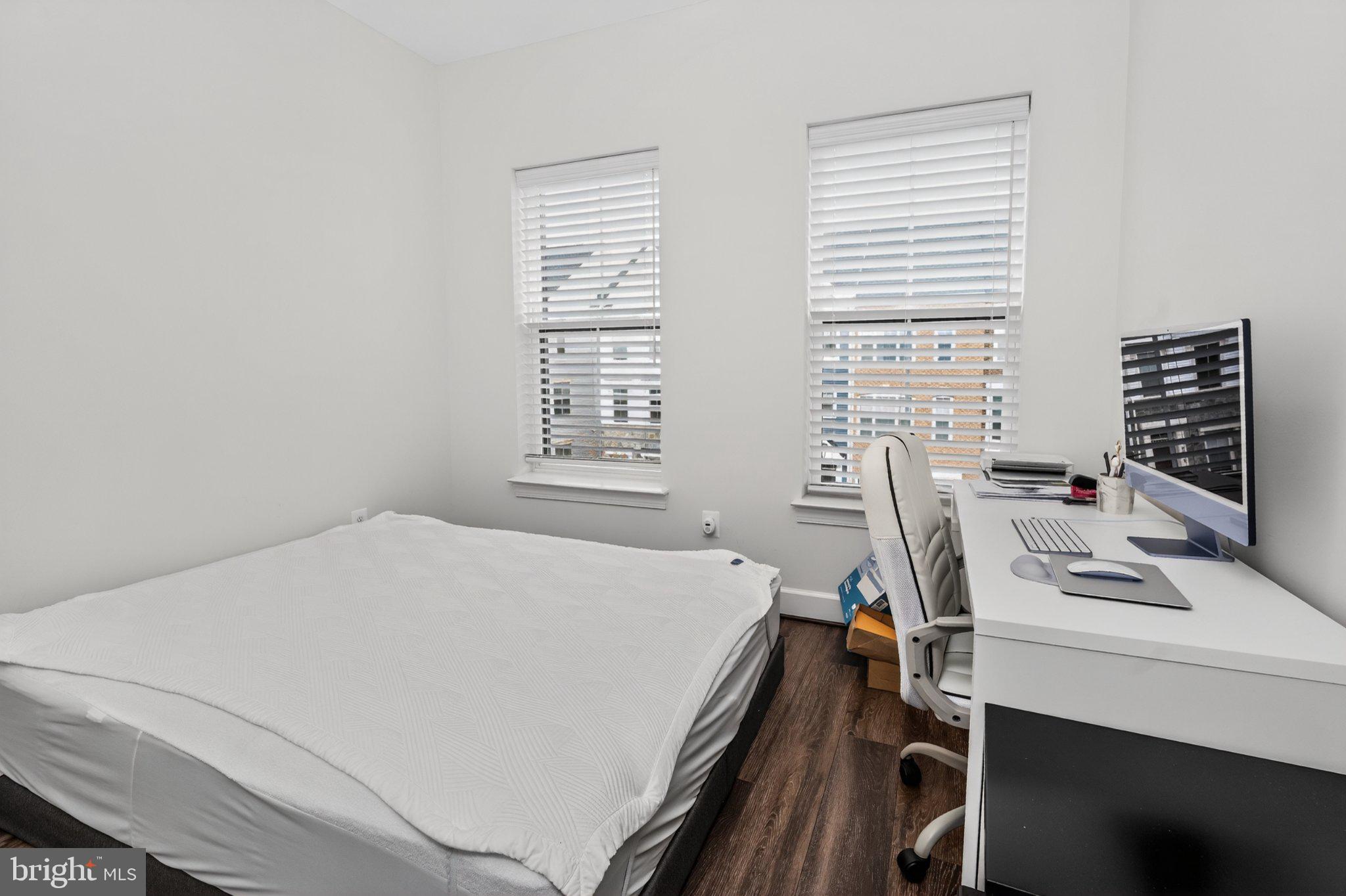 THE RETREAT AT WESTFIELDS - Residential