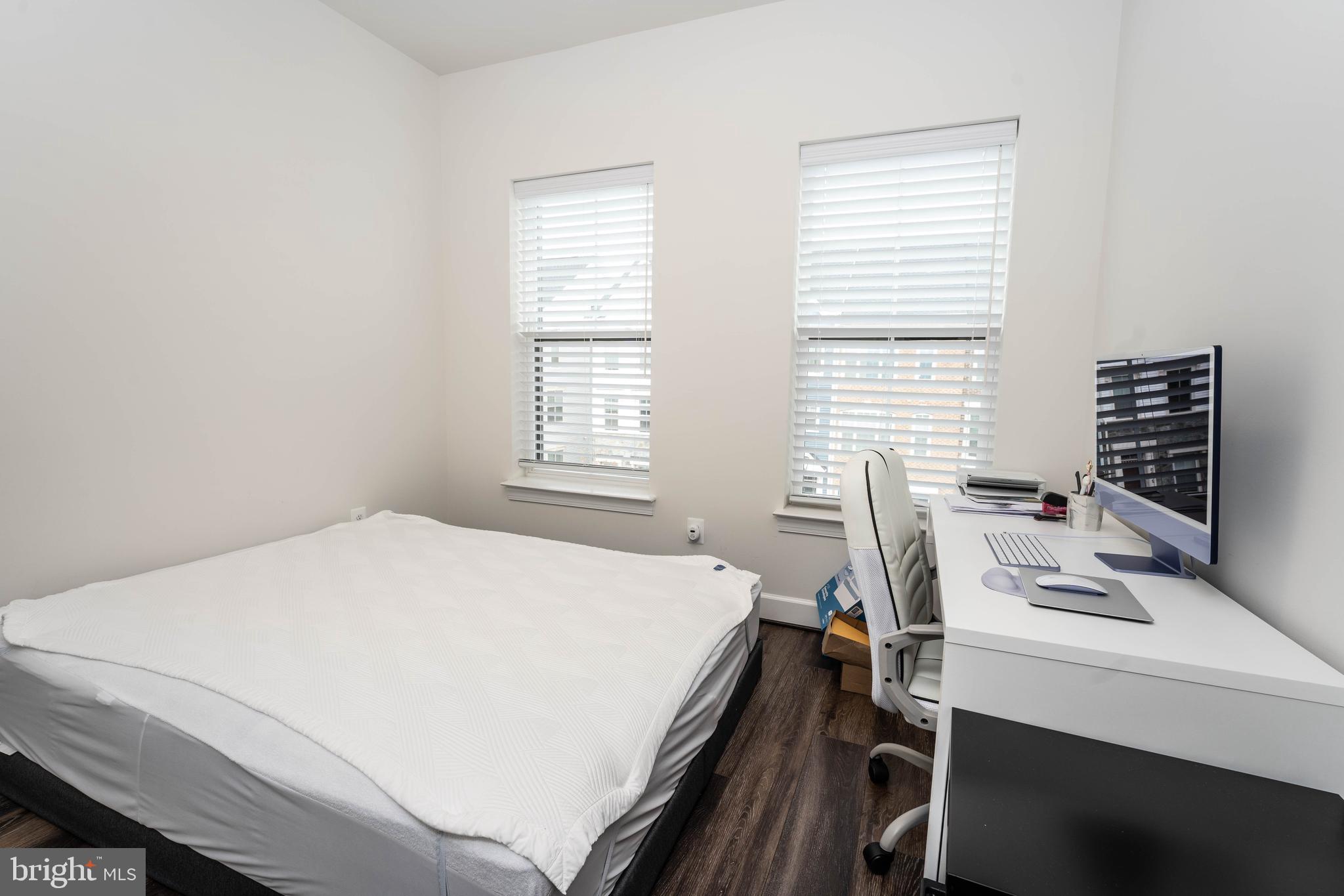 THE RETREAT AT WESTFIELDS - Residential