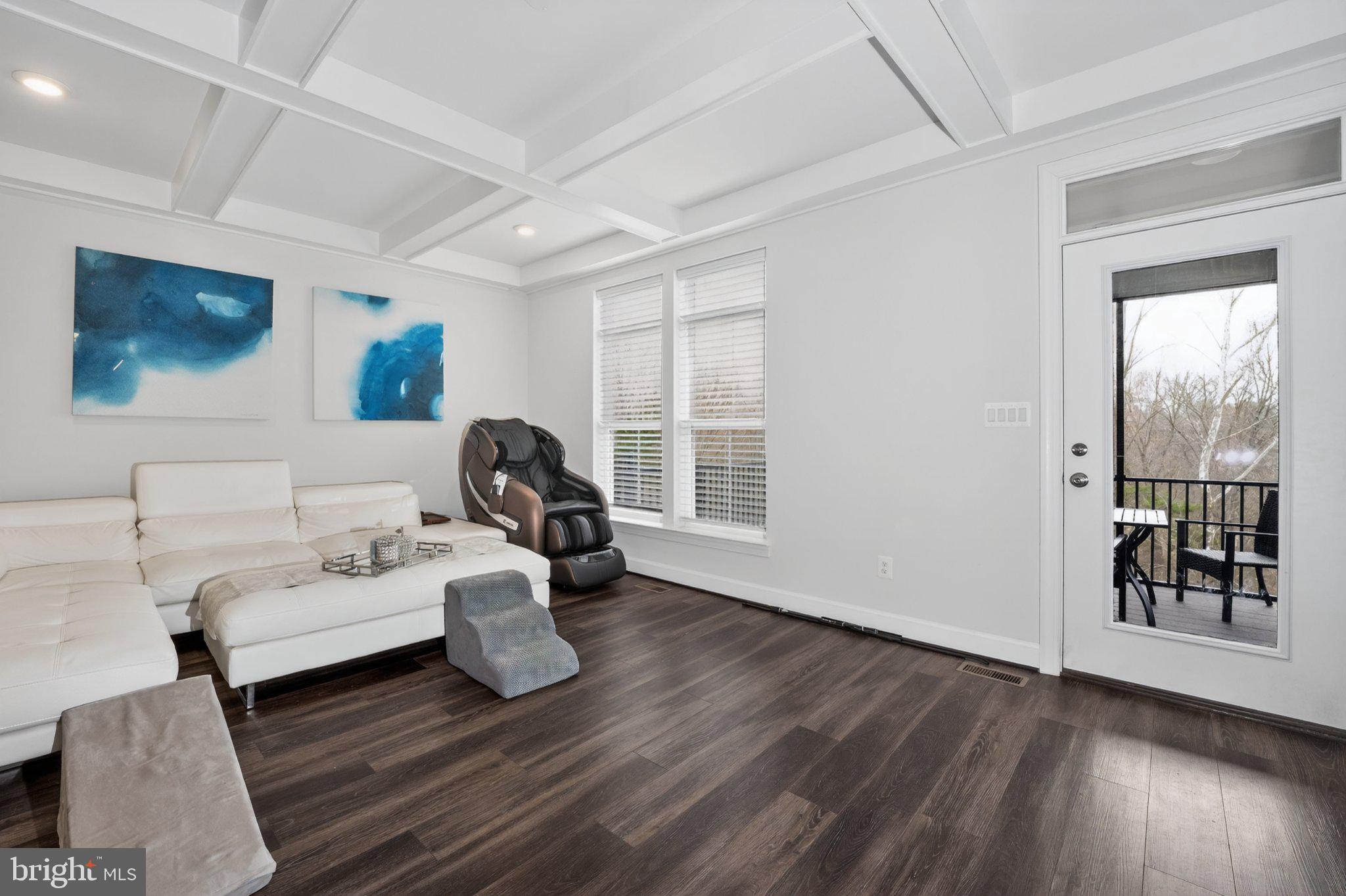 THE RETREAT AT WESTFIELDS - Residential