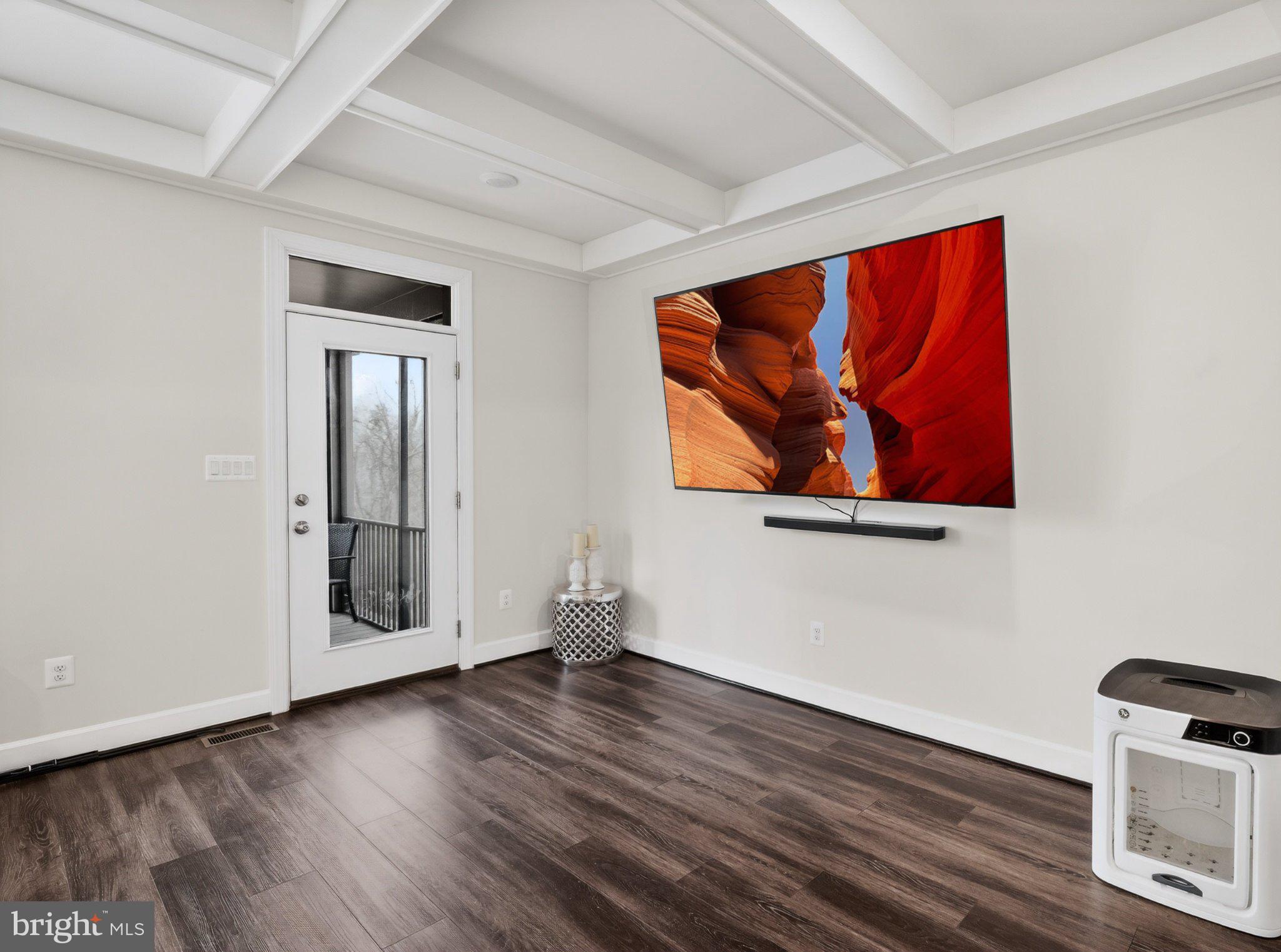 THE RETREAT AT WESTFIELDS - Residential