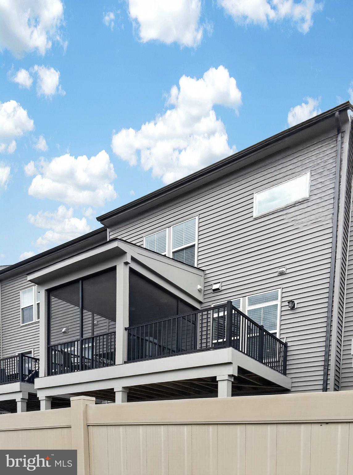 THE RETREAT AT WESTFIELDS - Residential