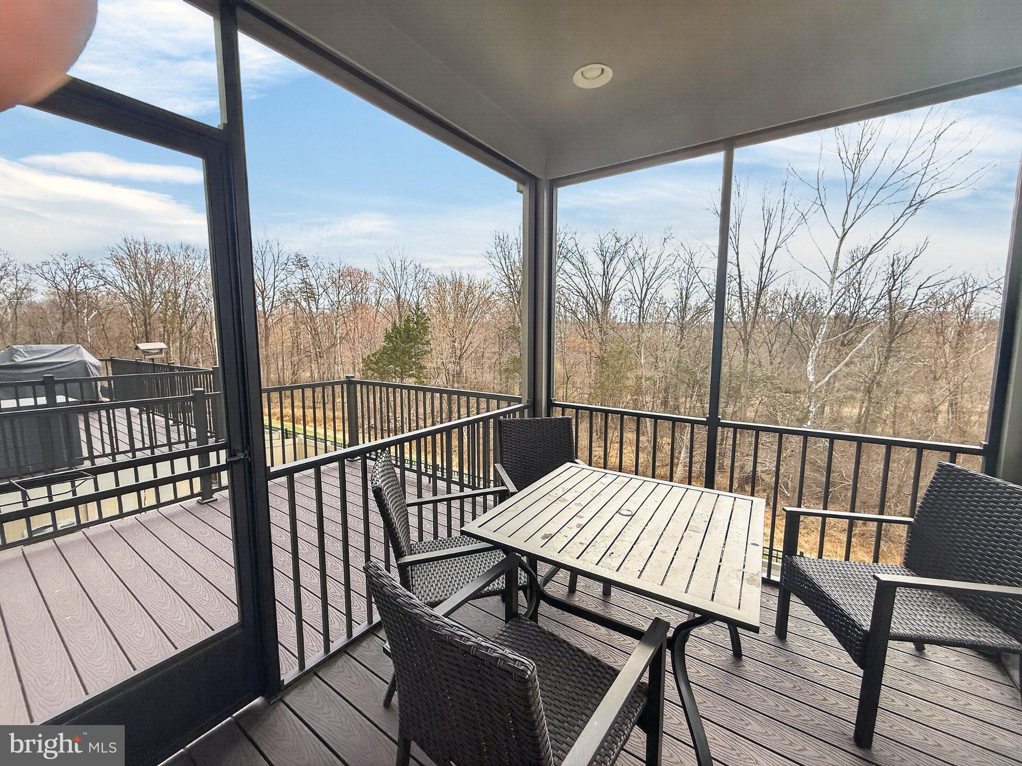 THE RETREAT AT WESTFIELDS - Residential