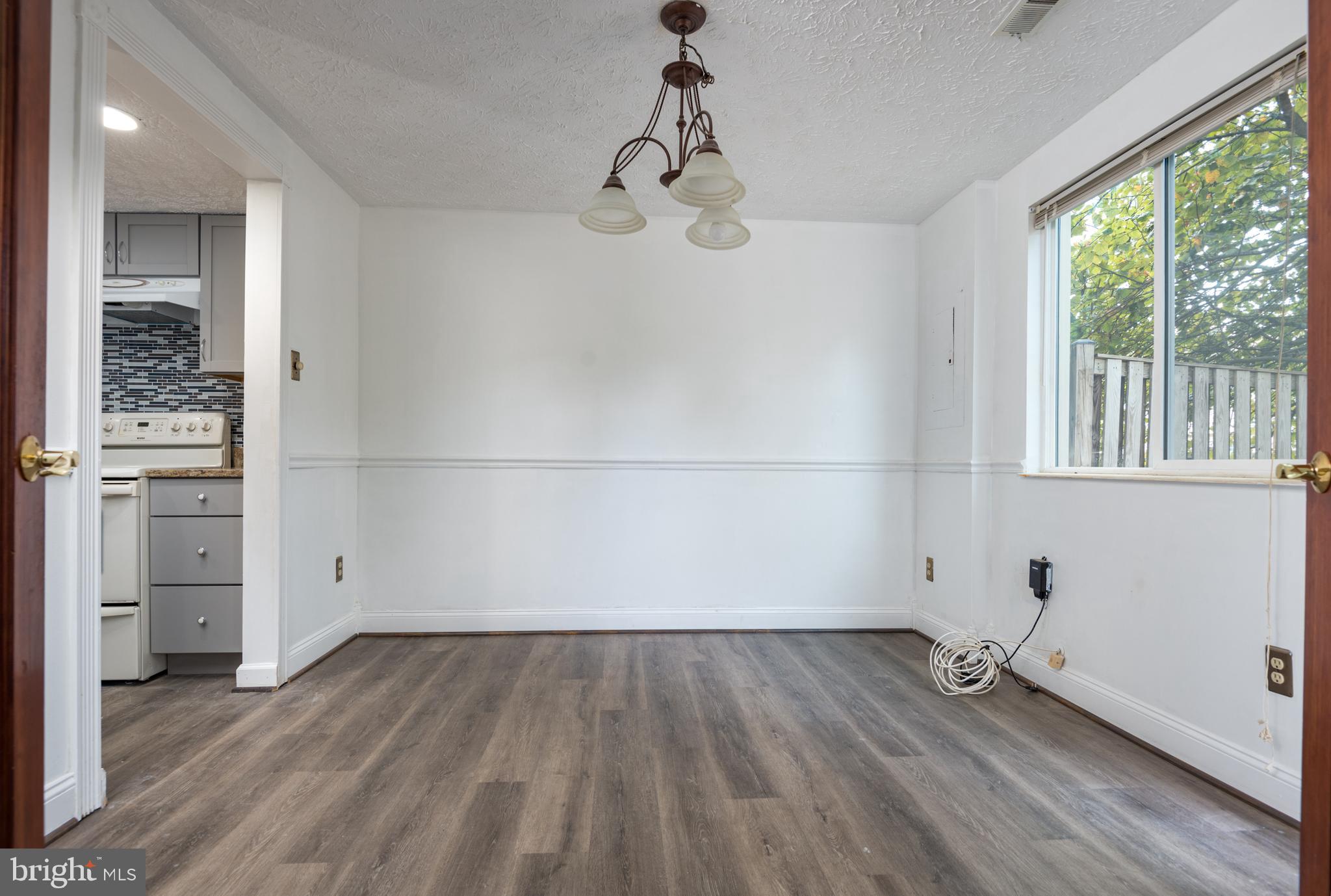 WHITFIELD GREEN - Residential Lease