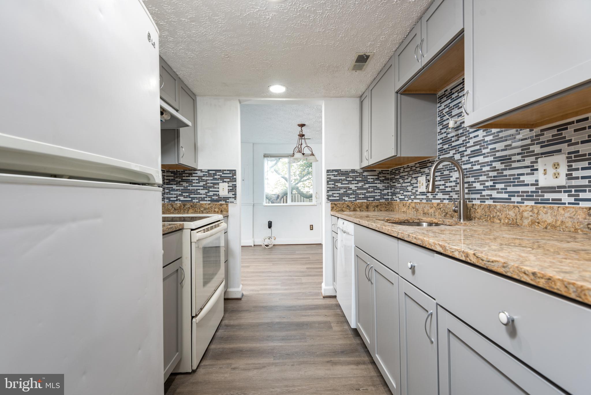WHITFIELD GREEN - Residential Lease