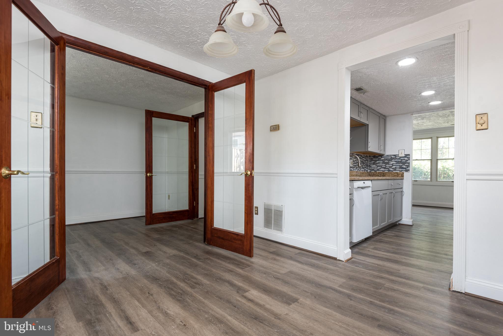 WHITFIELD GREEN - Residential Lease