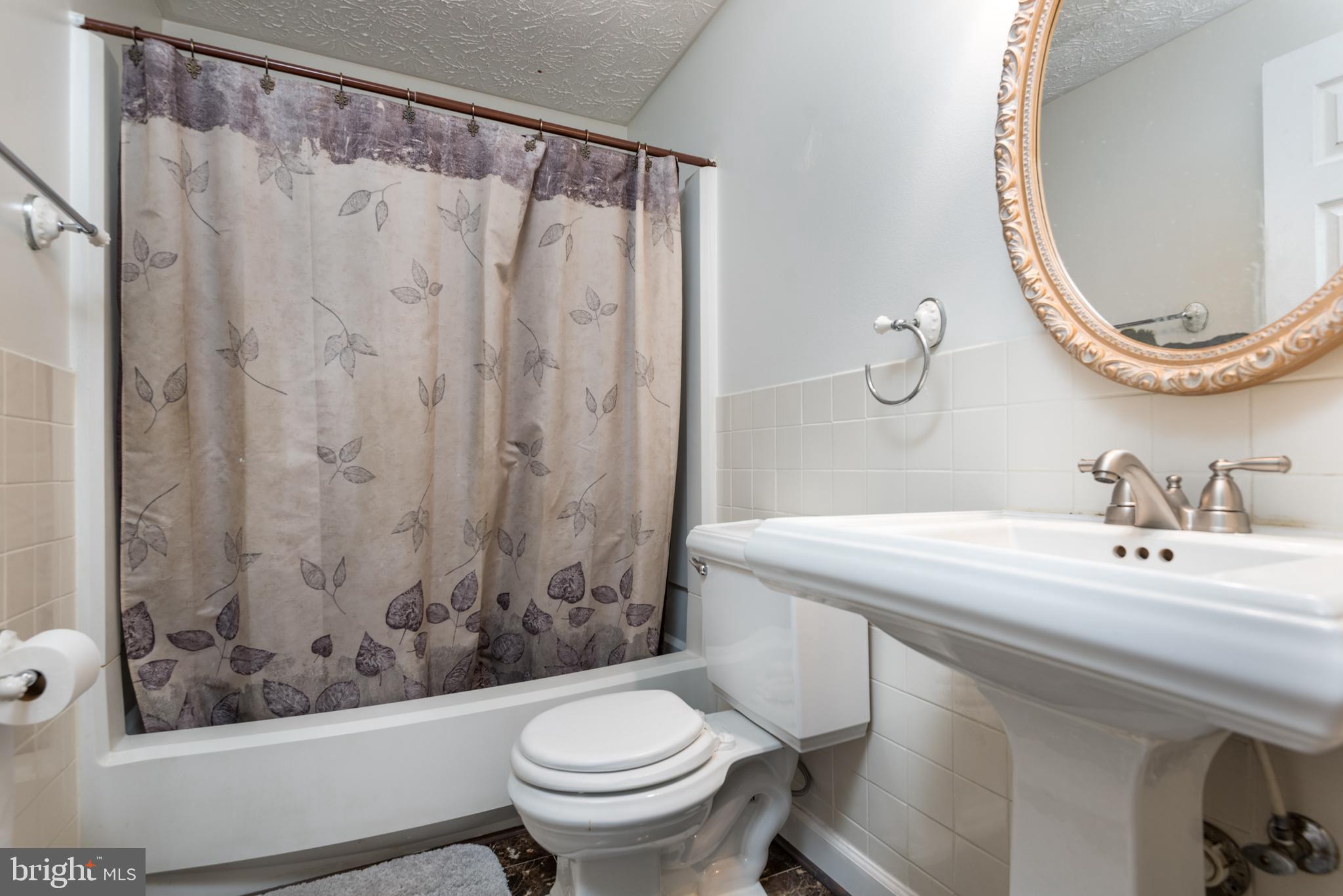 WHITFIELD GREEN - Residential Lease
