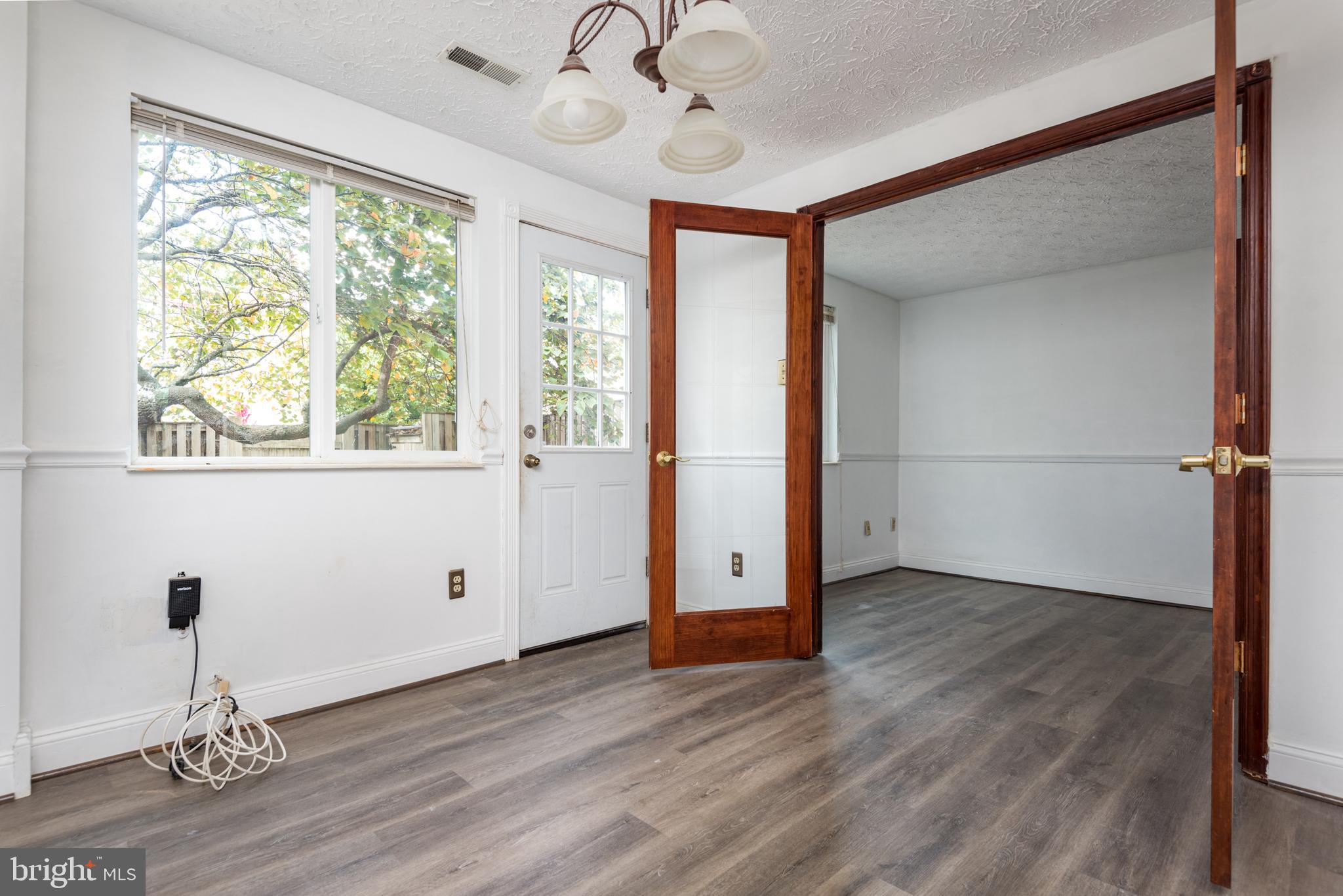 WHITFIELD GREEN - Residential Lease