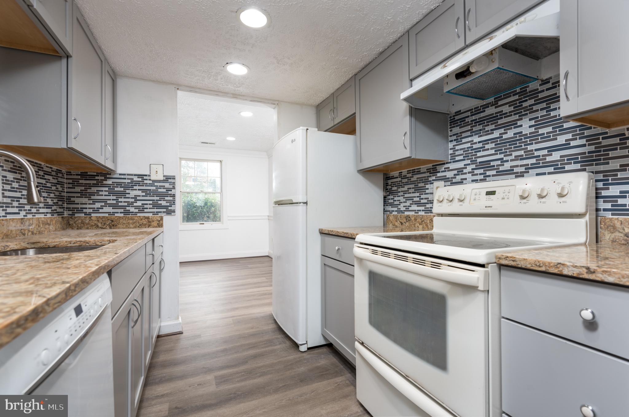 WHITFIELD GREEN - Residential Lease