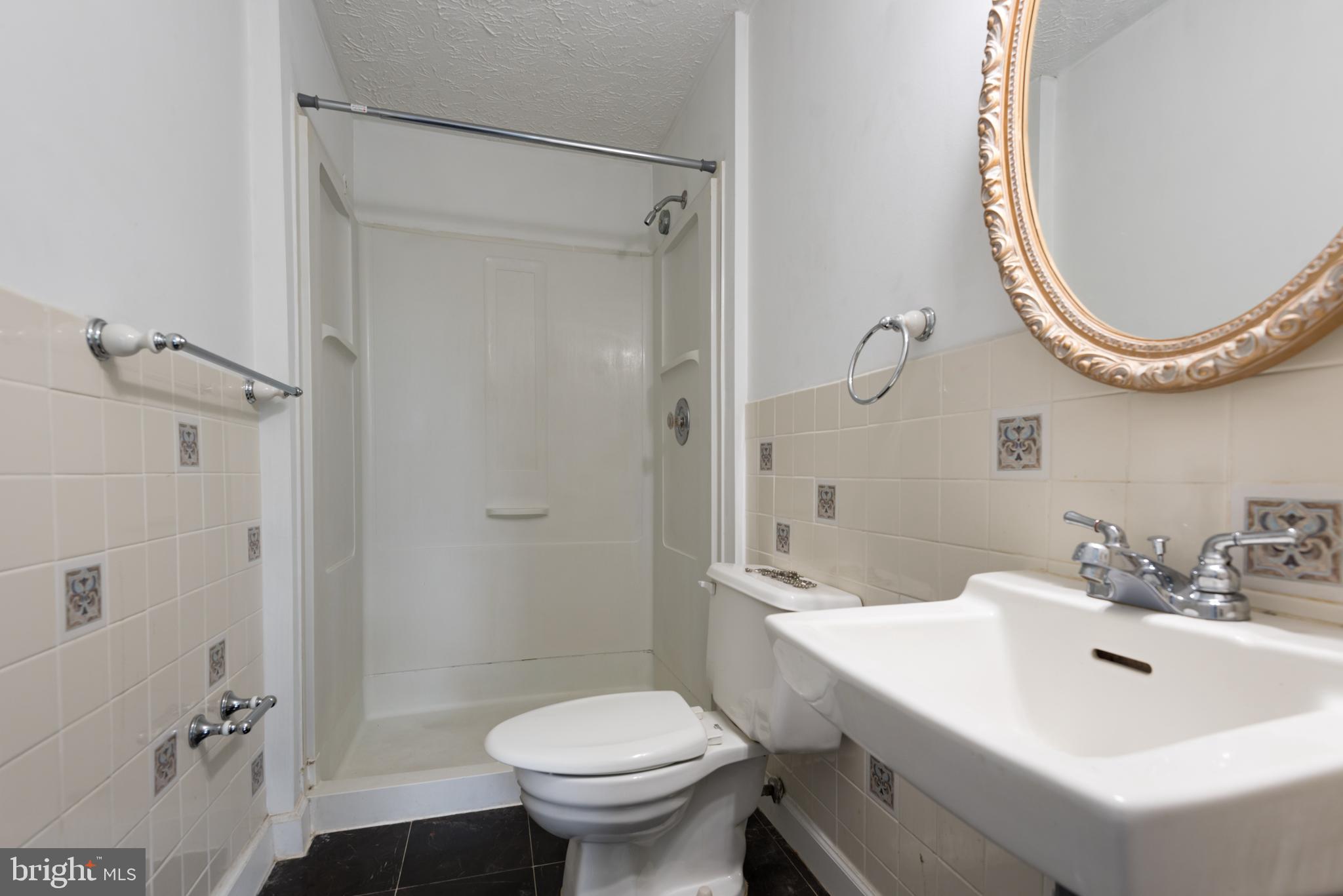 WHITFIELD GREEN - Residential Lease
