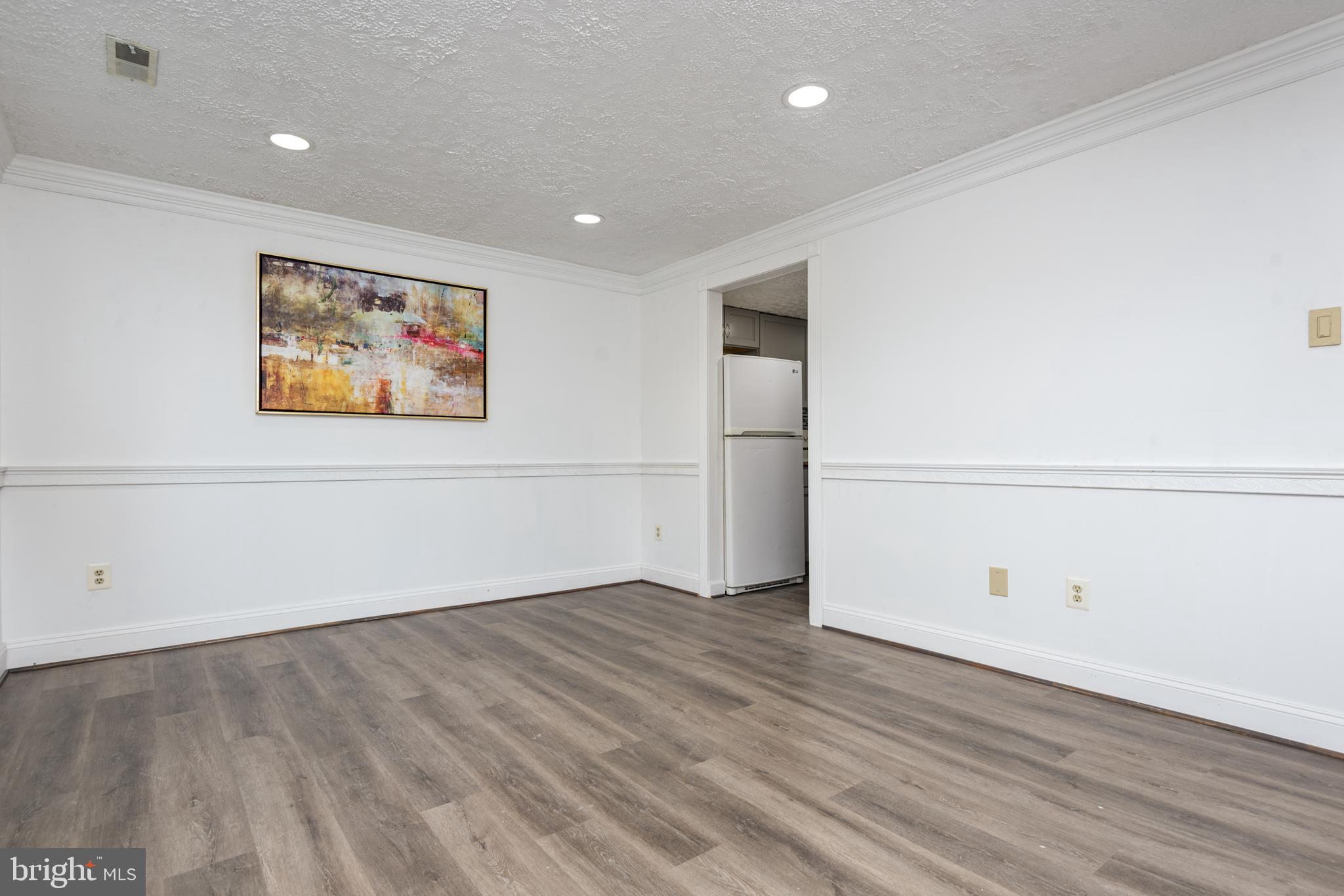 WHITFIELD GREEN - Residential Lease