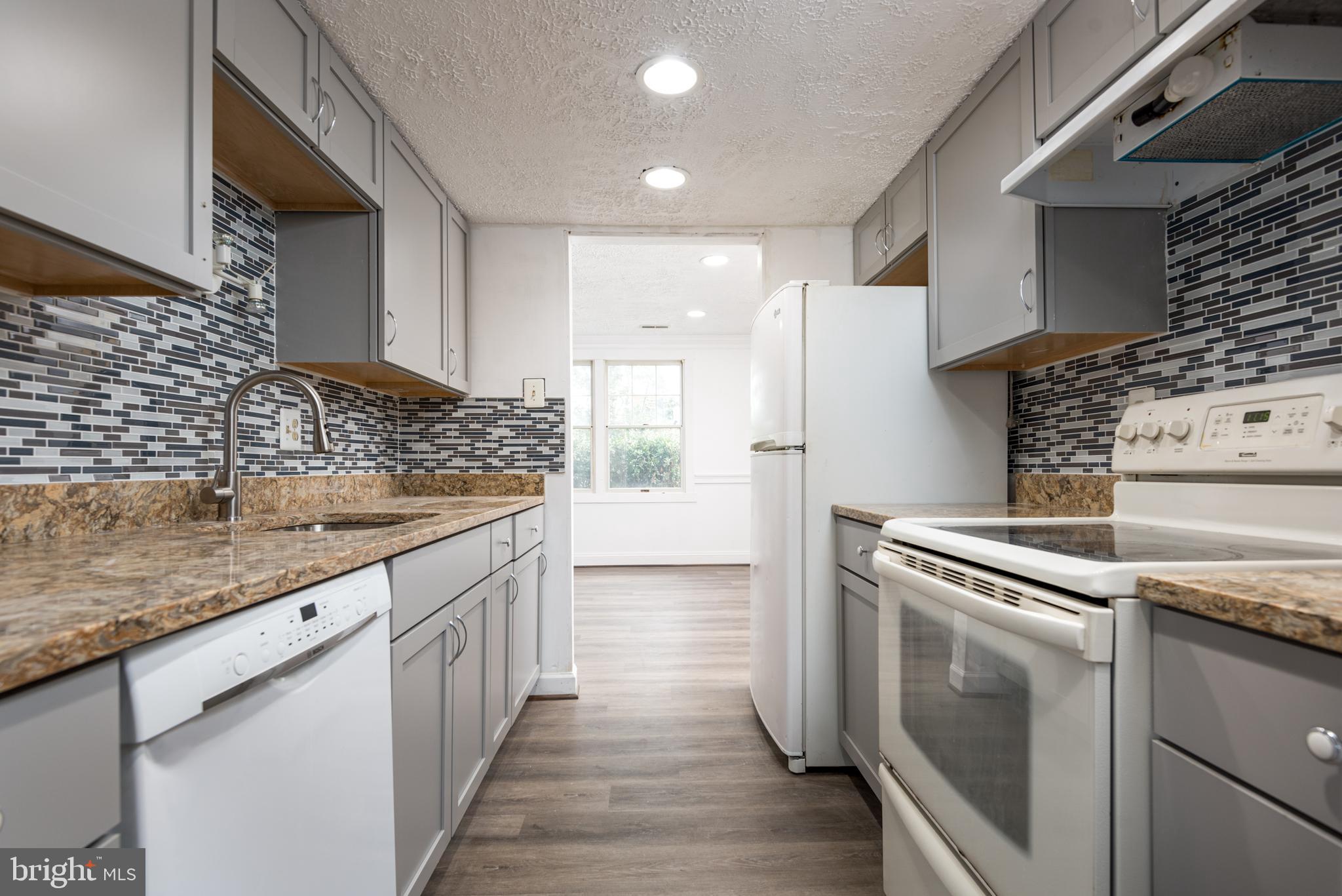 WHITFIELD GREEN - Residential Lease