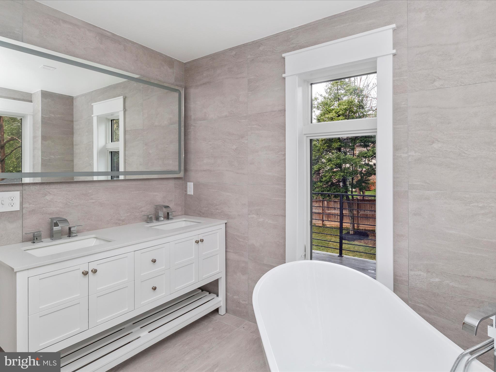 STRATTON WOODS - Residential