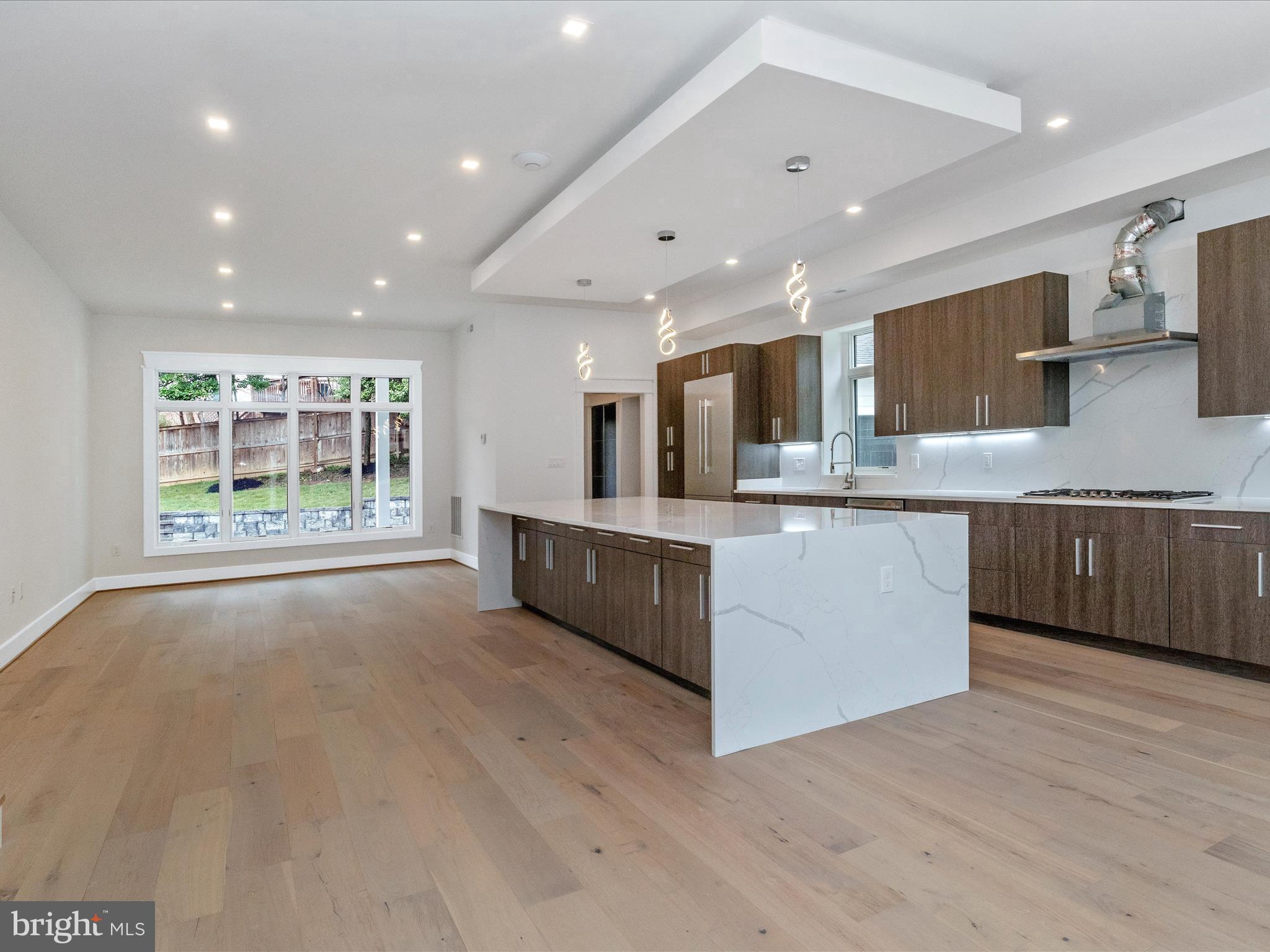 STRATTON WOODS - Residential