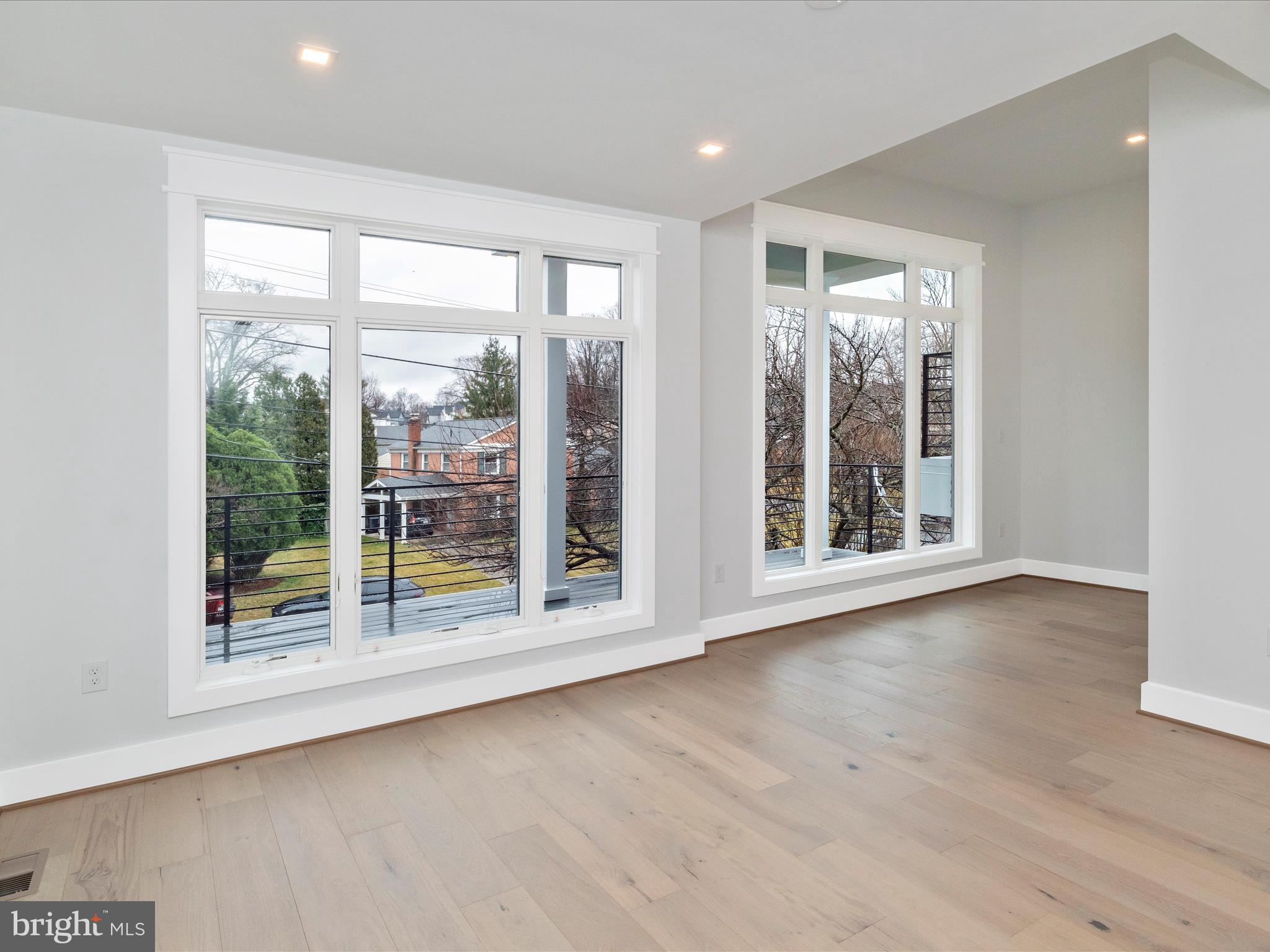 STRATTON WOODS - Residential