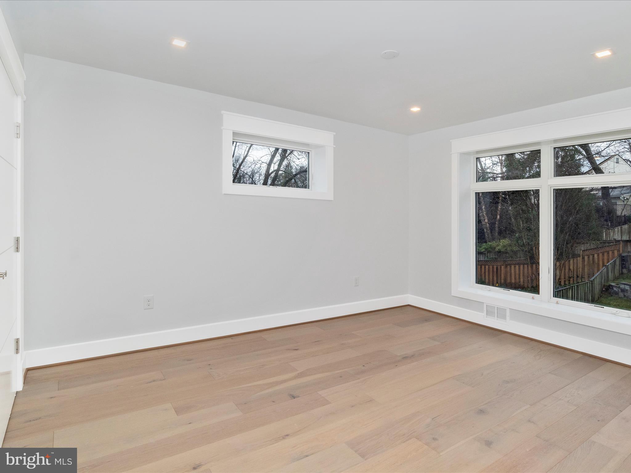 STRATTON WOODS - Residential