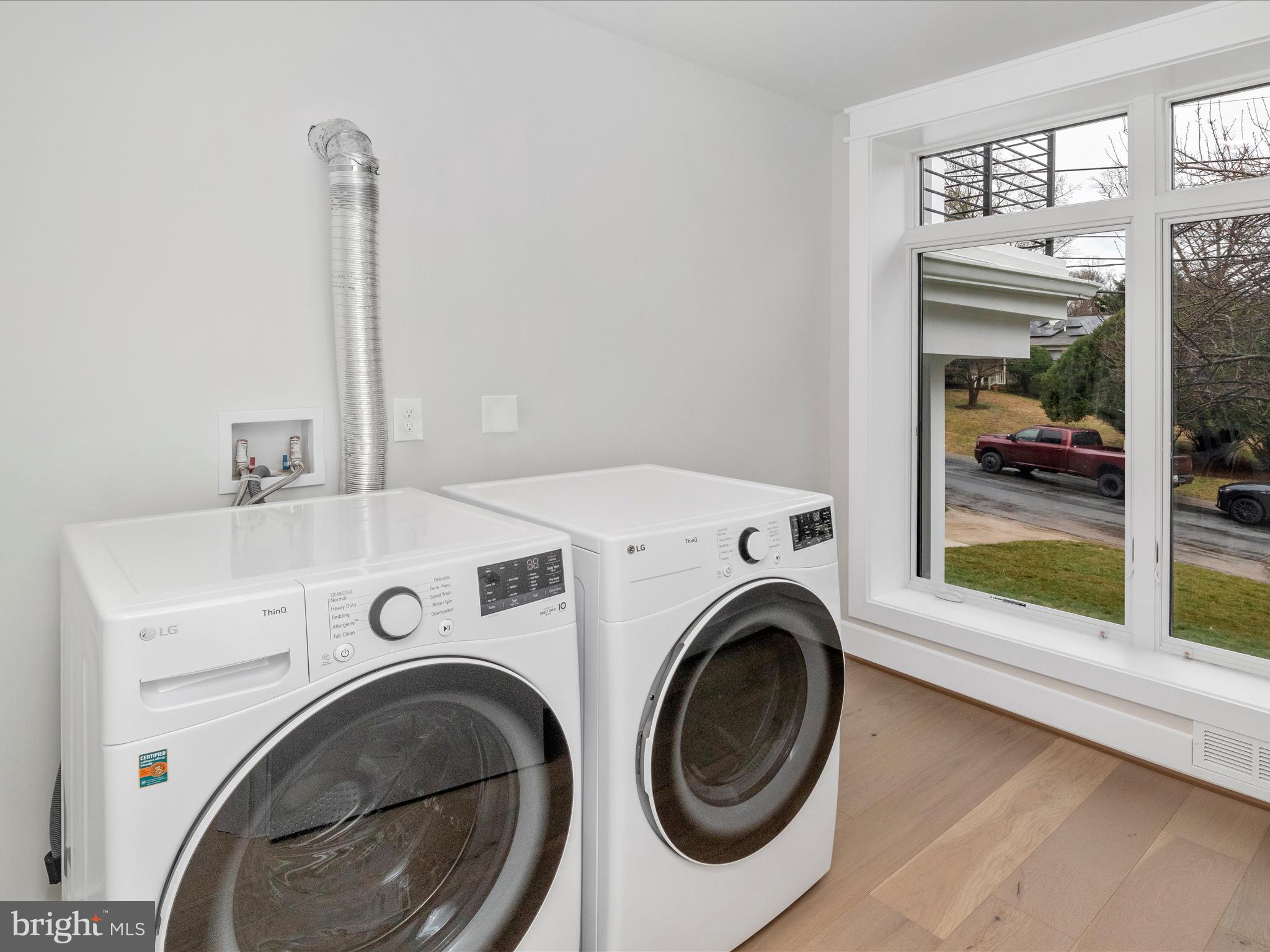 STRATTON WOODS - Residential