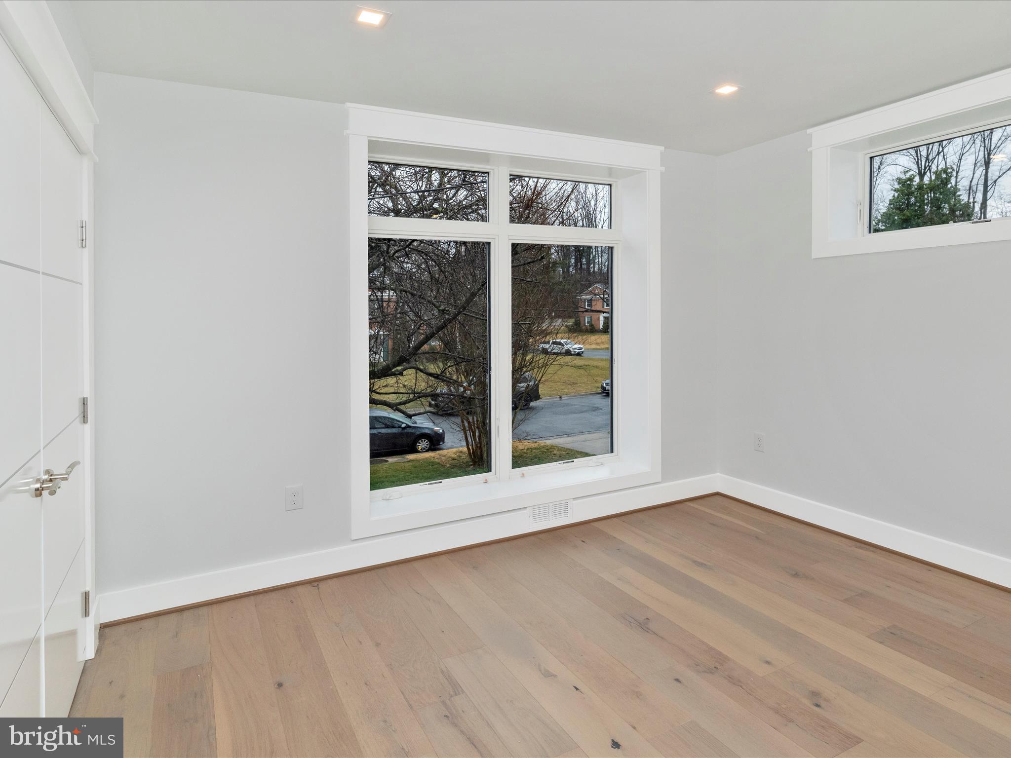 STRATTON WOODS - Residential