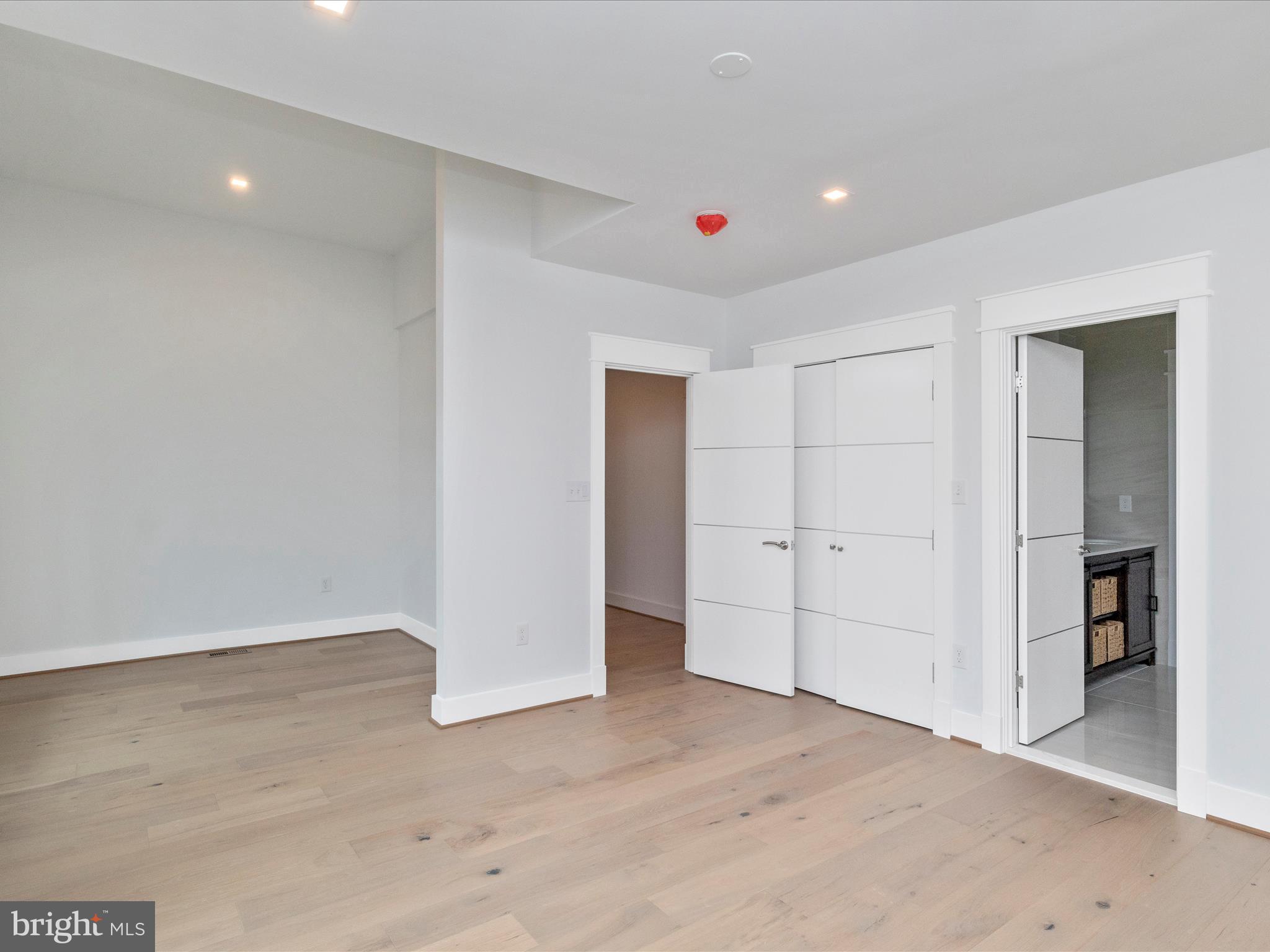 STRATTON WOODS - Residential