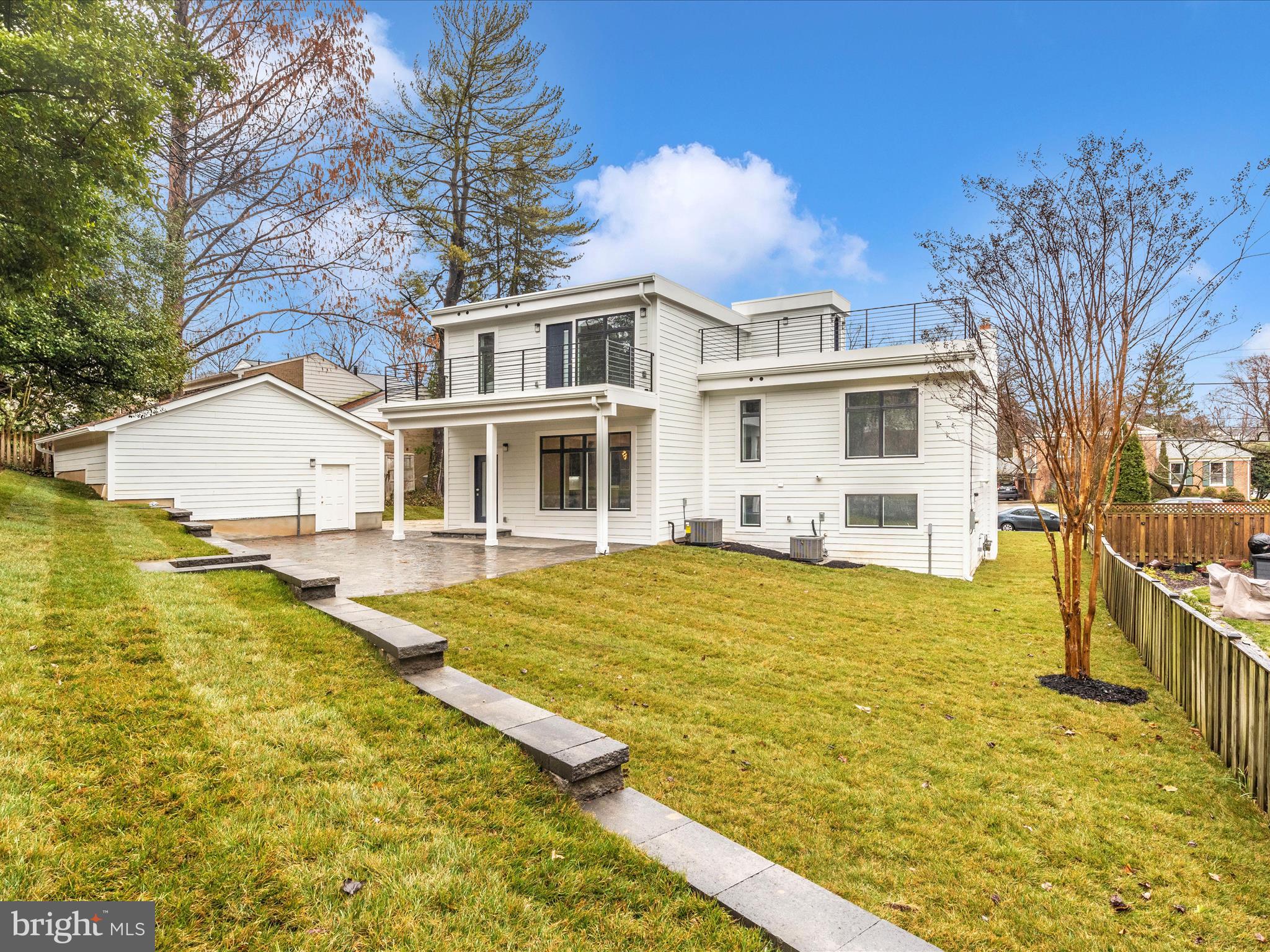 STRATTON WOODS - Residential