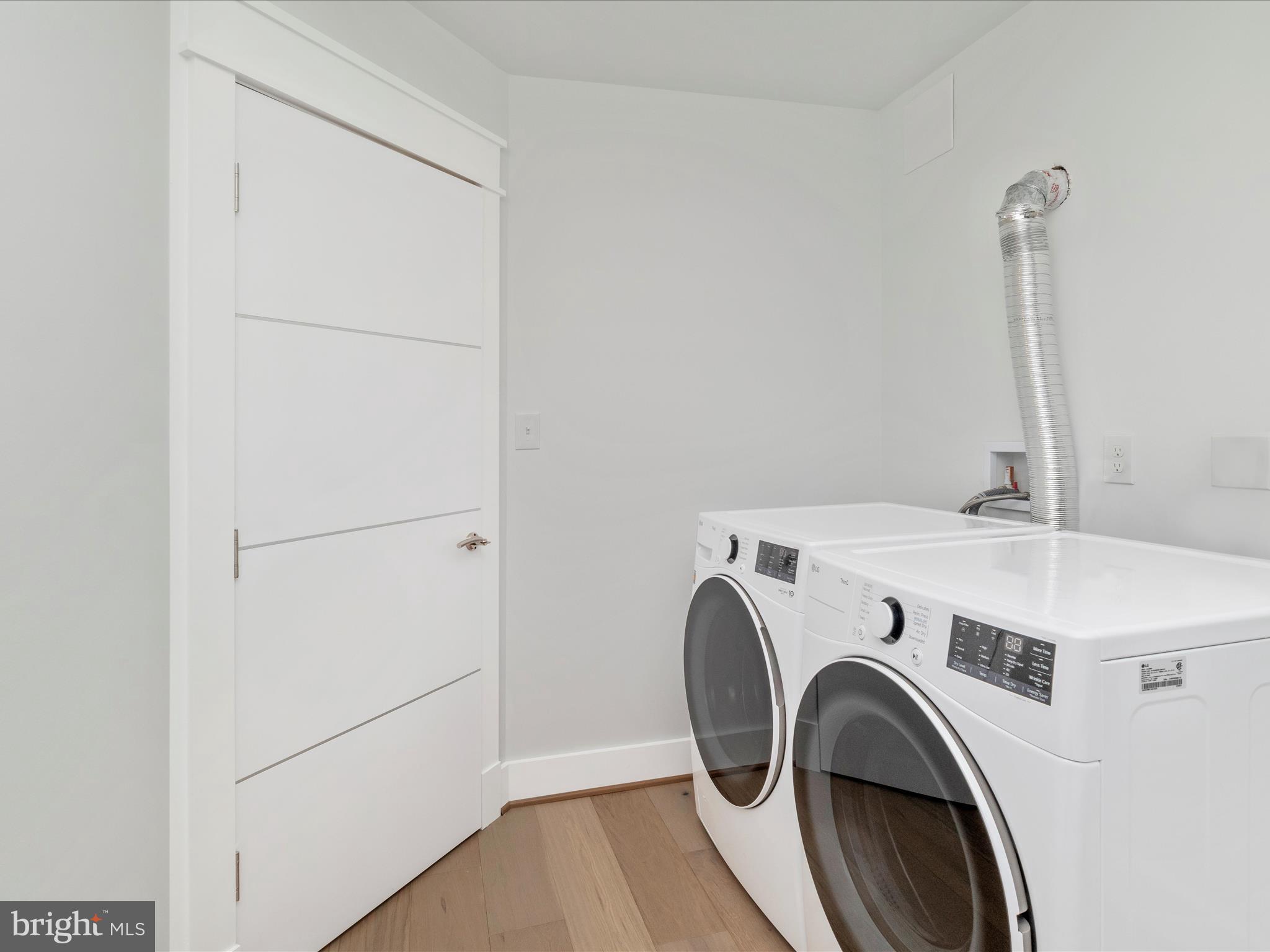 STRATTON WOODS - Residential