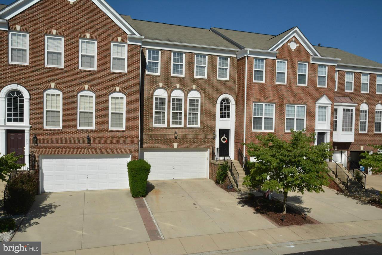 LOUDOUN PARKWAY CENTER - Residential