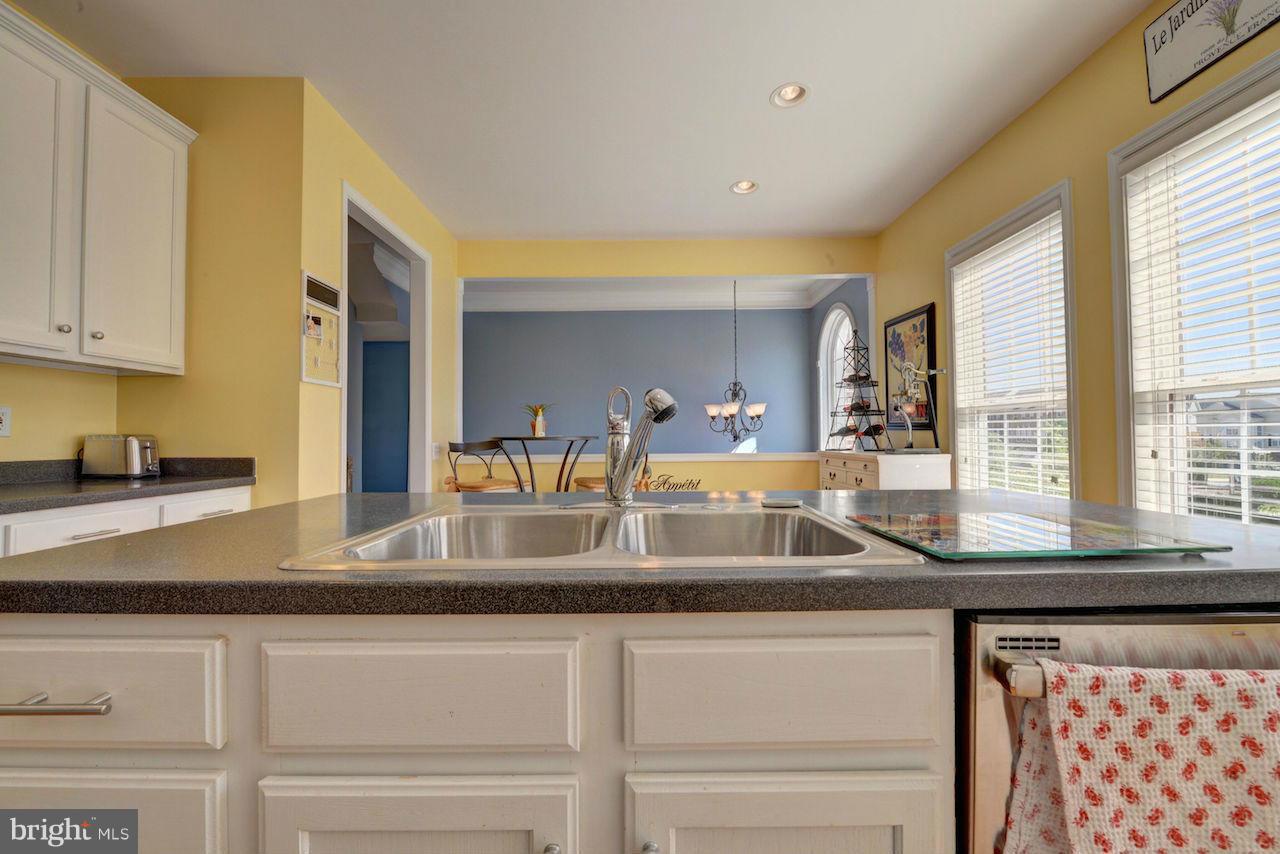 LOUDOUN PARKWAY CENTER - Residential