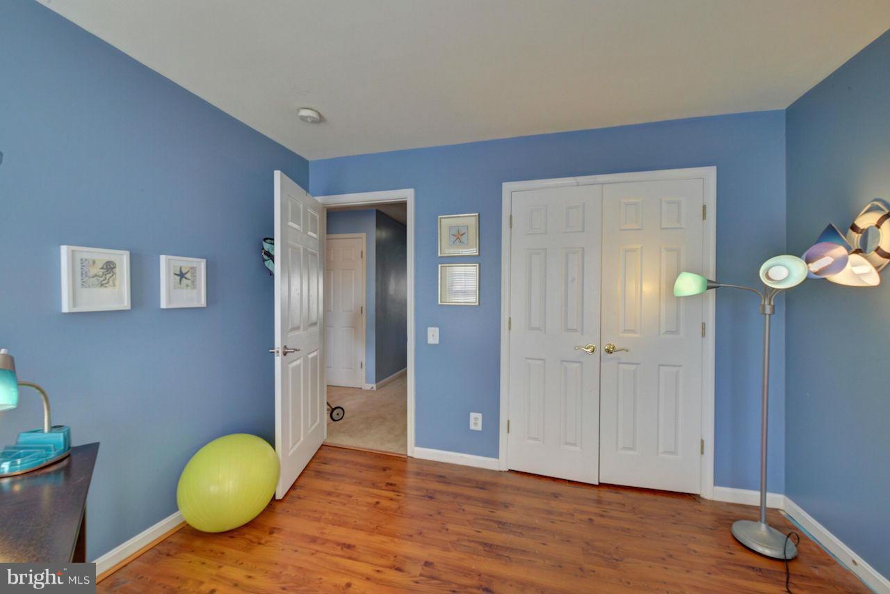 LOUDOUN PARKWAY CENTER - Residential