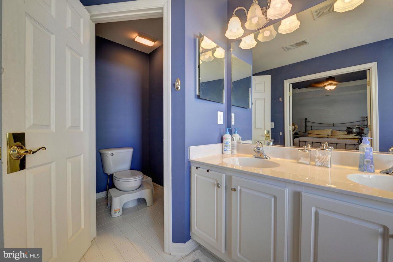 LOUDOUN PARKWAY CENTER - Residential