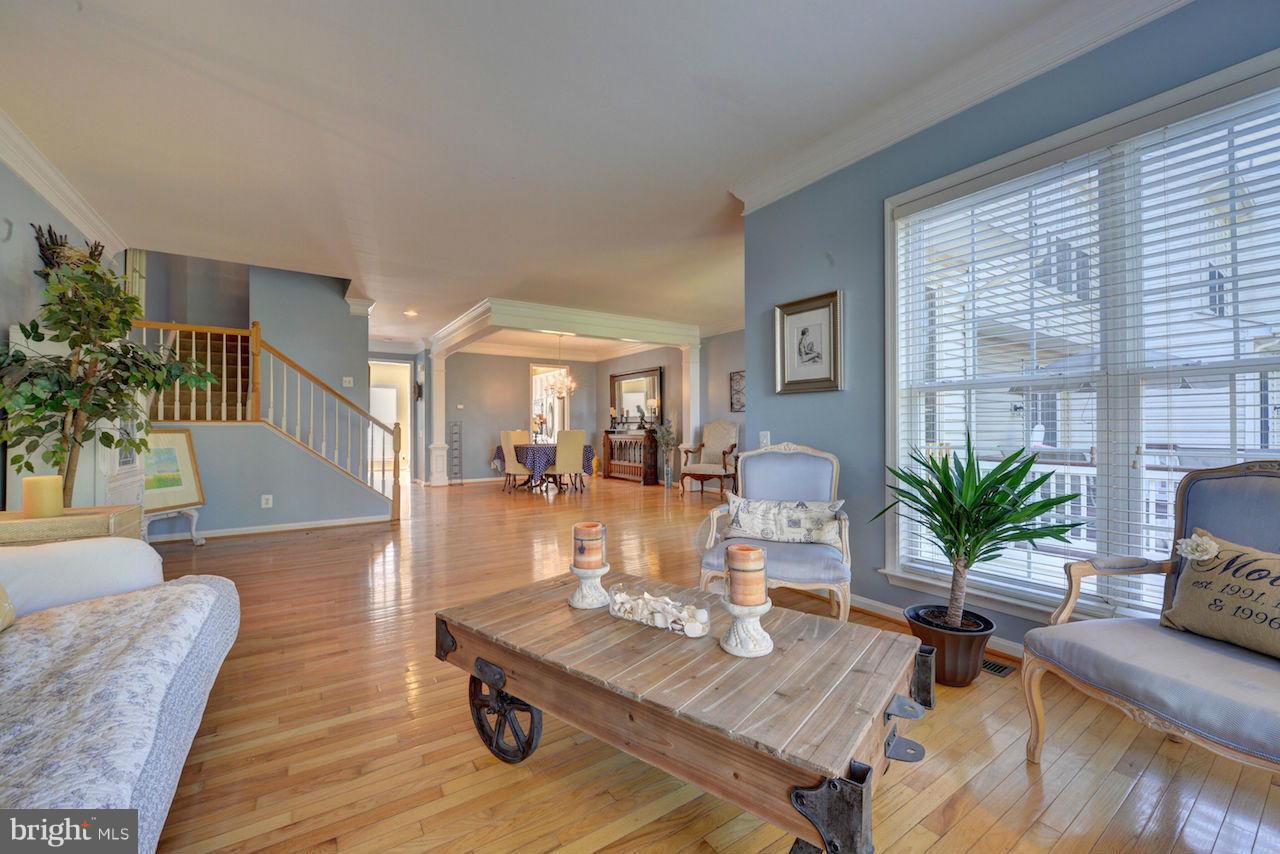 LOUDOUN PARKWAY CENTER - Residential