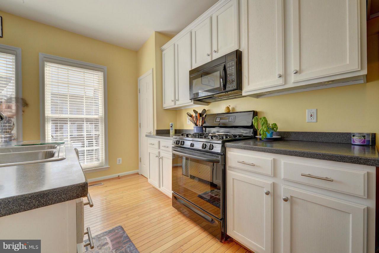 LOUDOUN PARKWAY CENTER - Residential