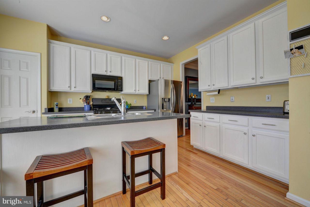 LOUDOUN PARKWAY CENTER - Residential