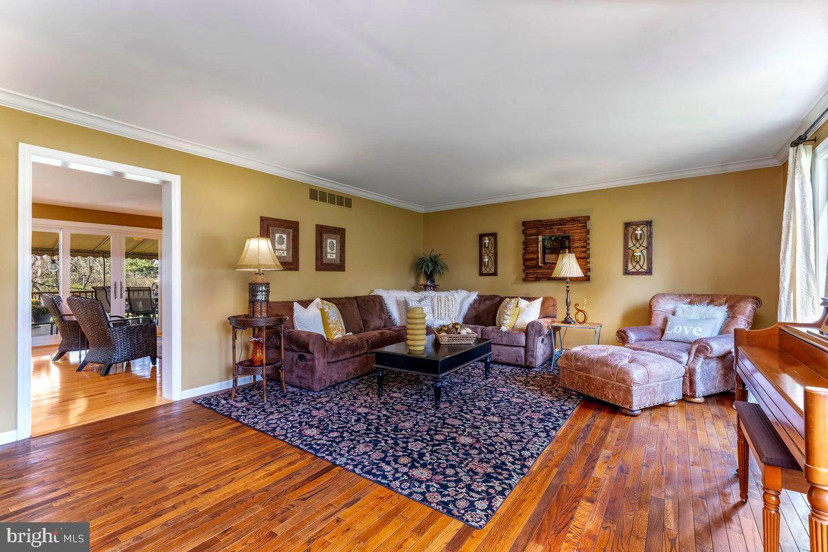 FOX MEADOWS - Residential